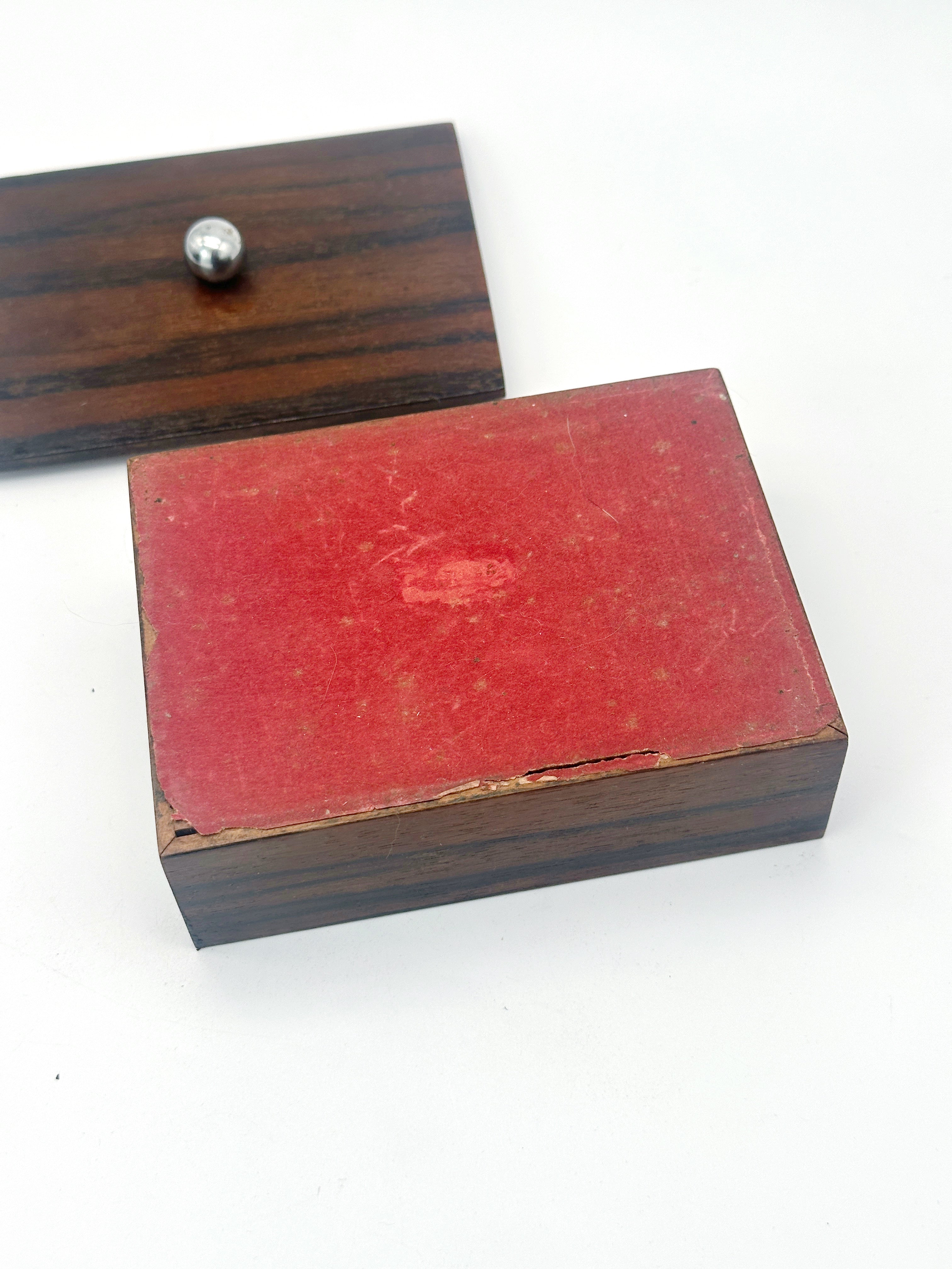 Vintage Holzdose für Tabak oder Zigaretten mit versilbertem Knauf