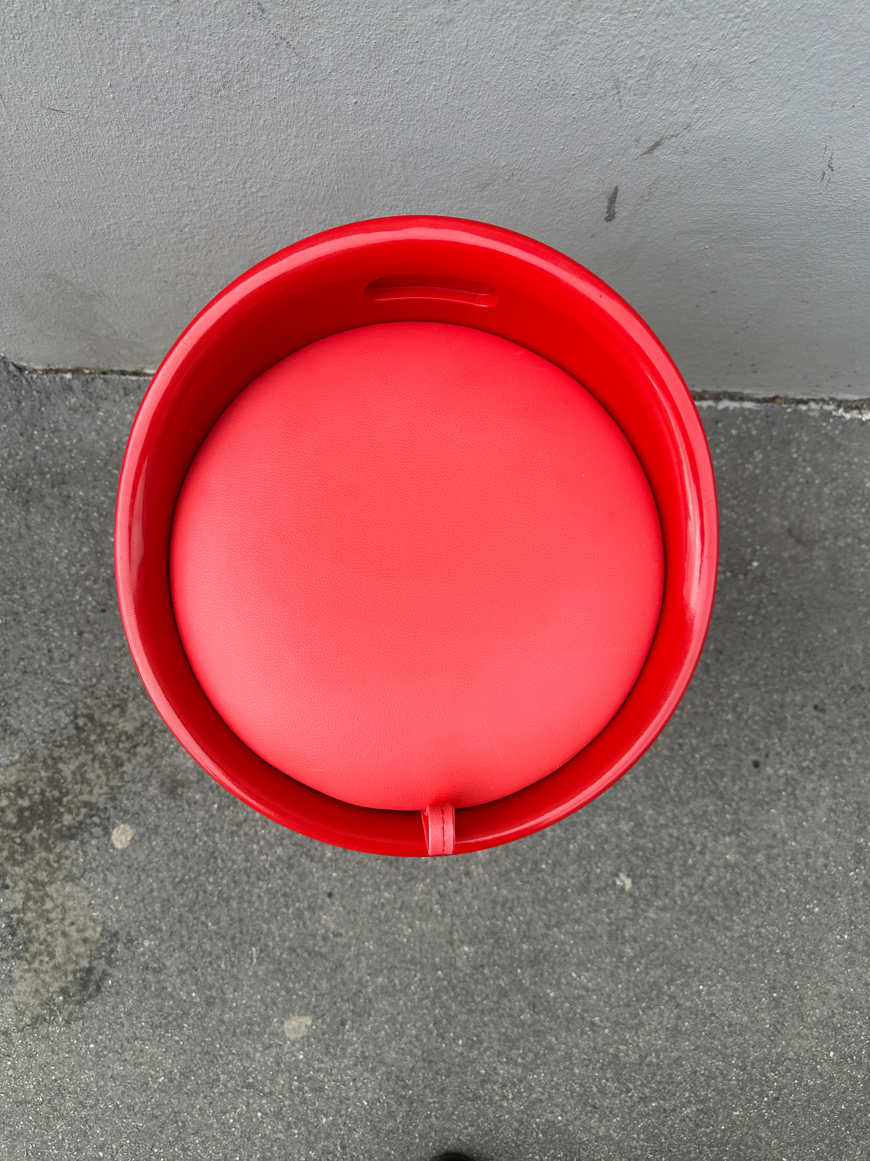 Roter Wenko Wäschehocker mit Kunstleder-Sitzfläche