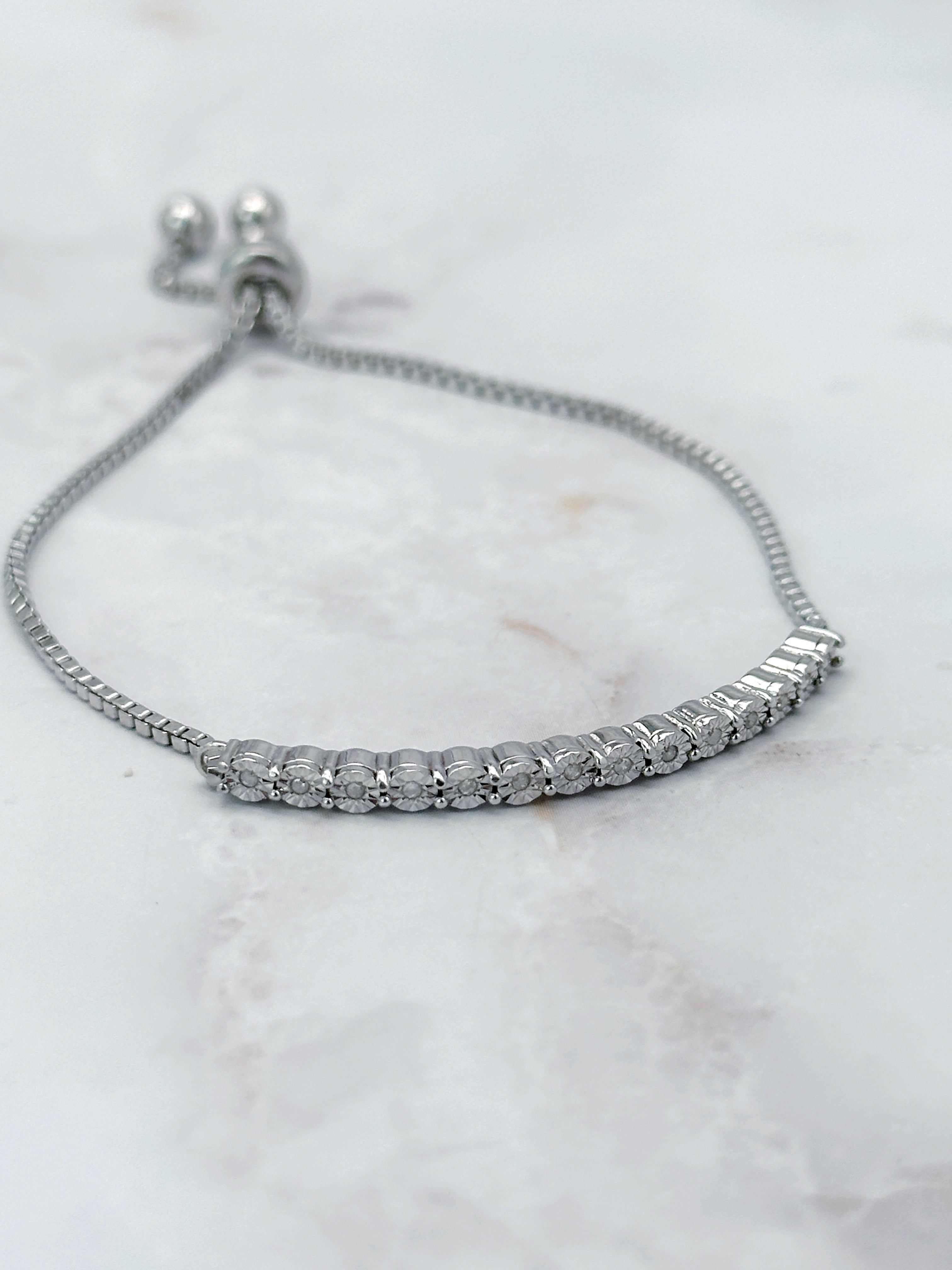Armband aus 925 Silber mit Strass-Mittelteil und Achtkantdiamanten