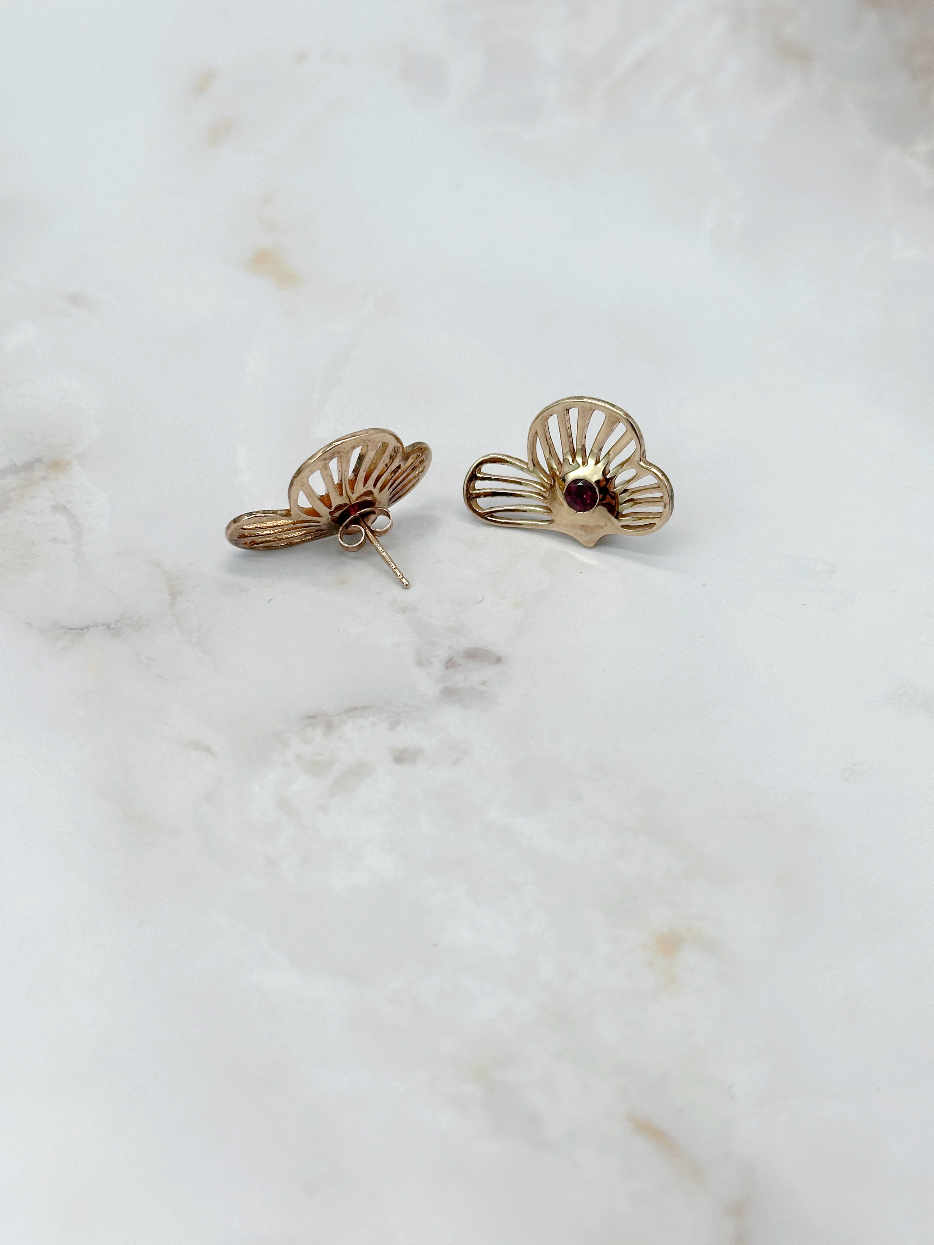 Edle Rosé-vergoldete Silberohrstecker als Blüte