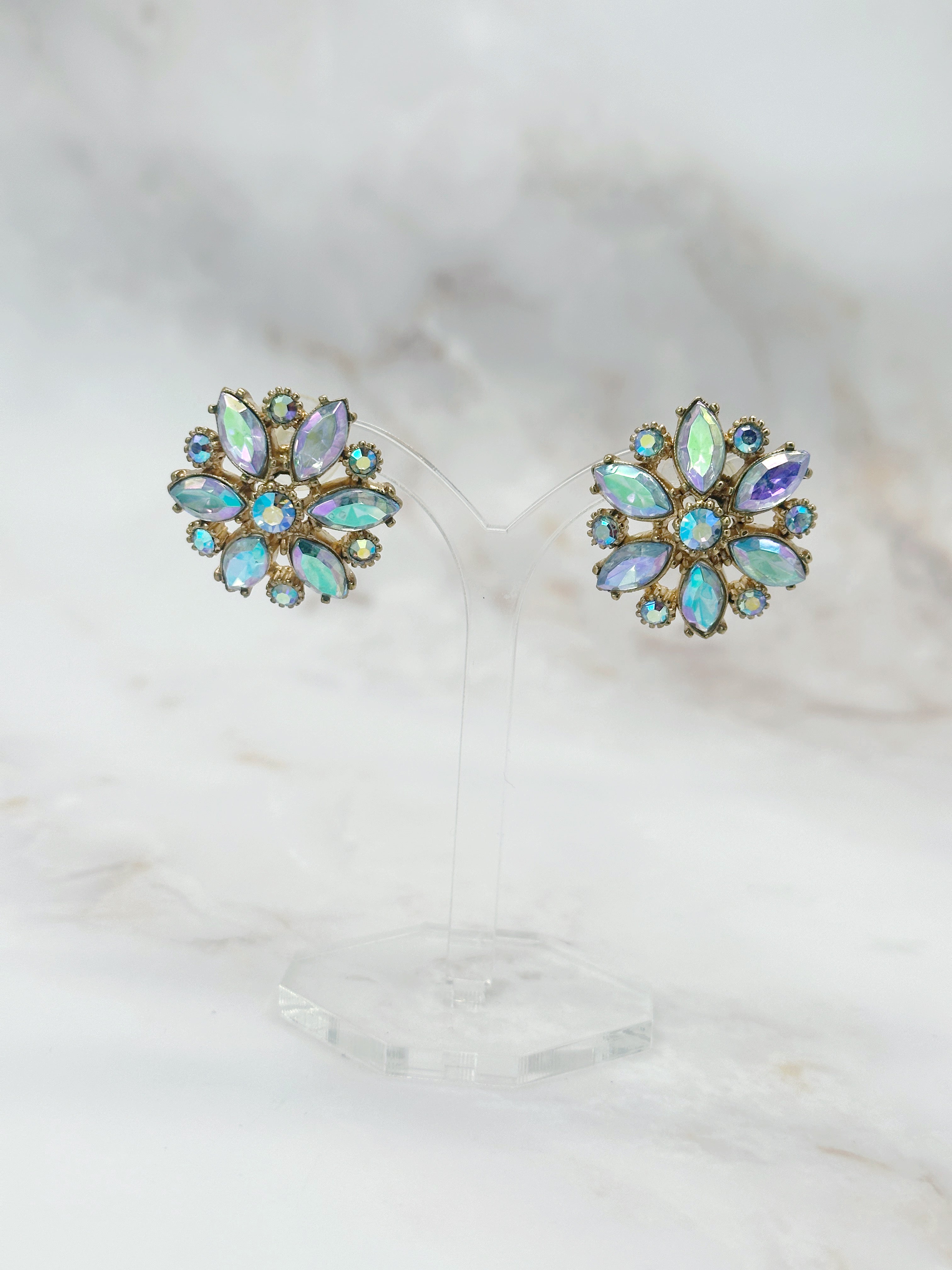 Vergoldete Vintage Ohrstecker mit Aurora Borealis Strass