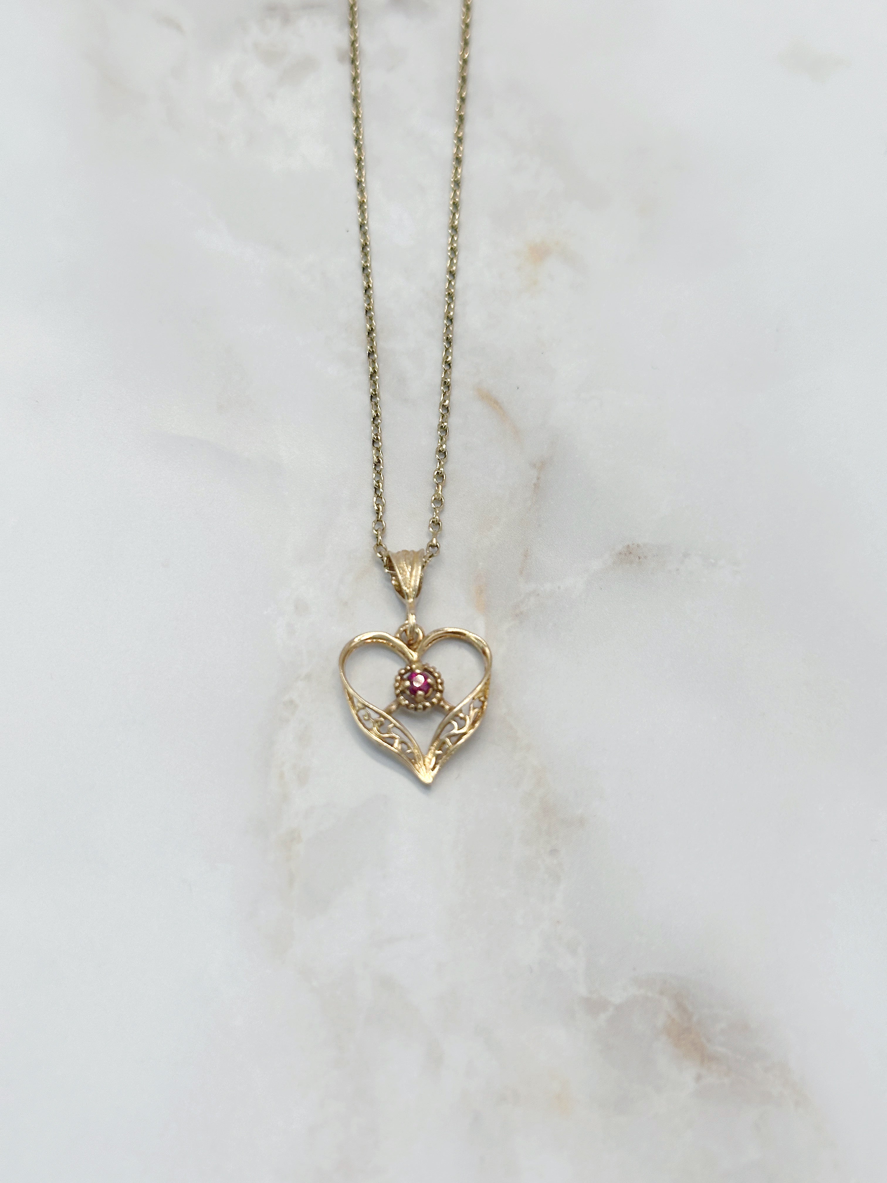 Feine Vintage Goldkette 585 mit Rubin-Herz