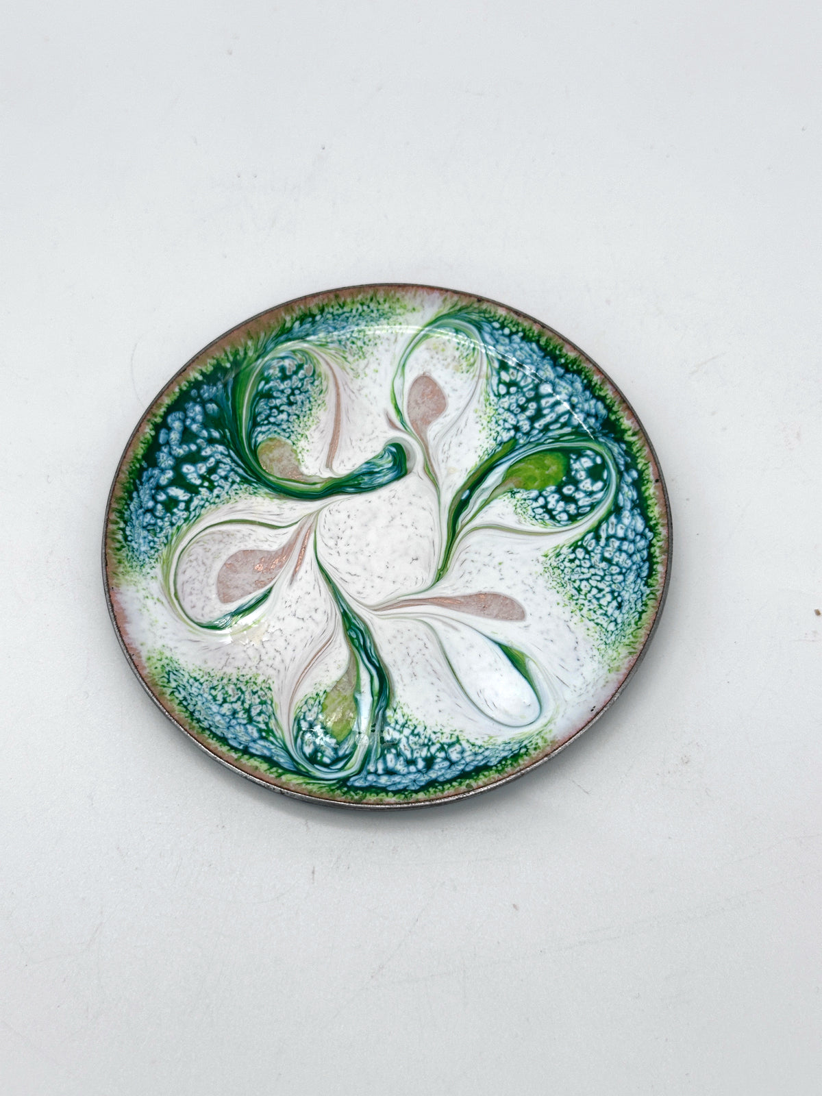Kleines Vintage Emaille-Schälchen in Grün und Rosé