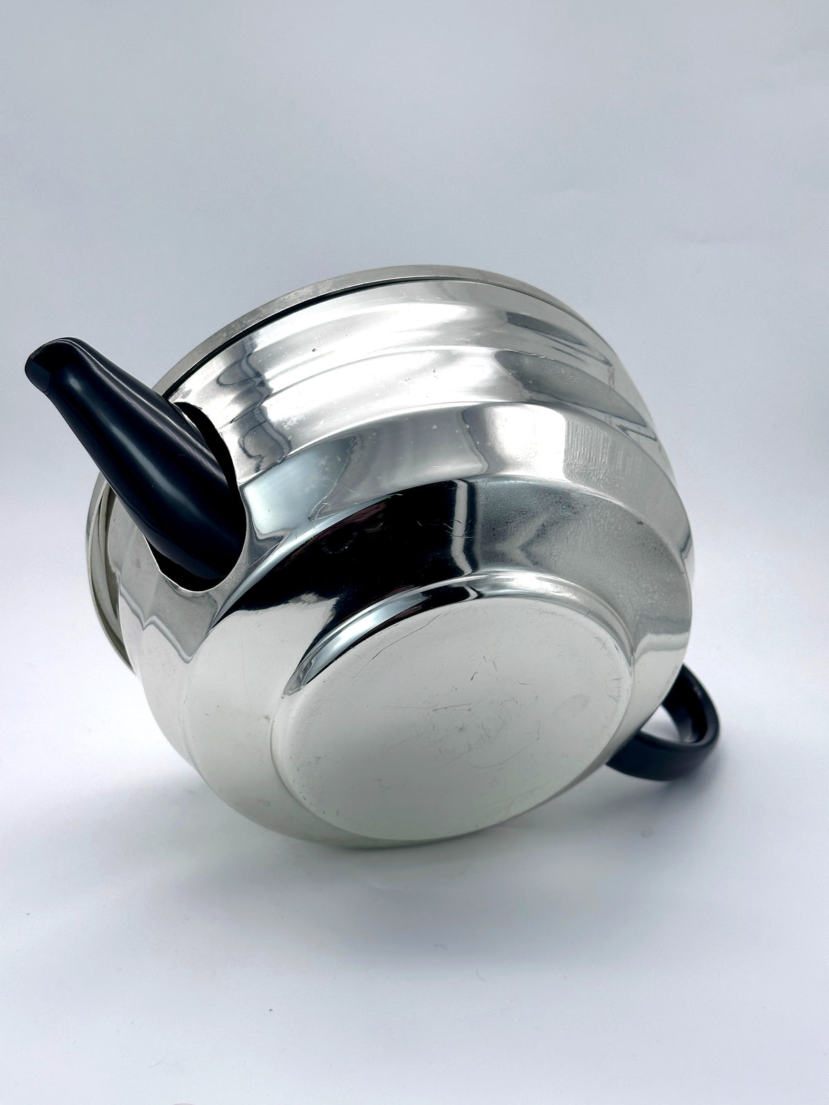 Vintage-Teekanne aus schwarzer Keramik mit Thermofunktion