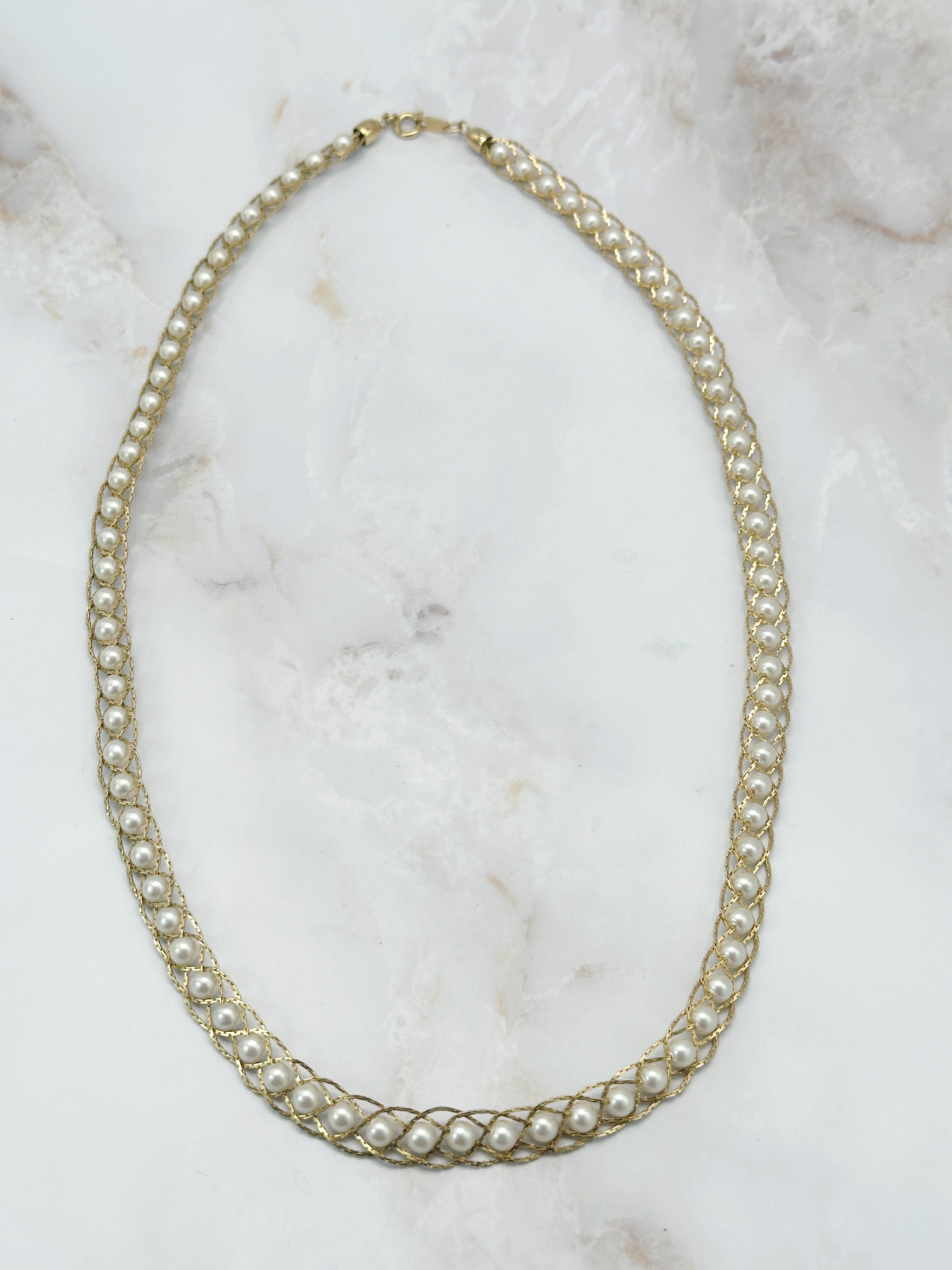 Signierte Vintage Halskette von Trifari lang vergoldet & geflochten mit Kunstperlen