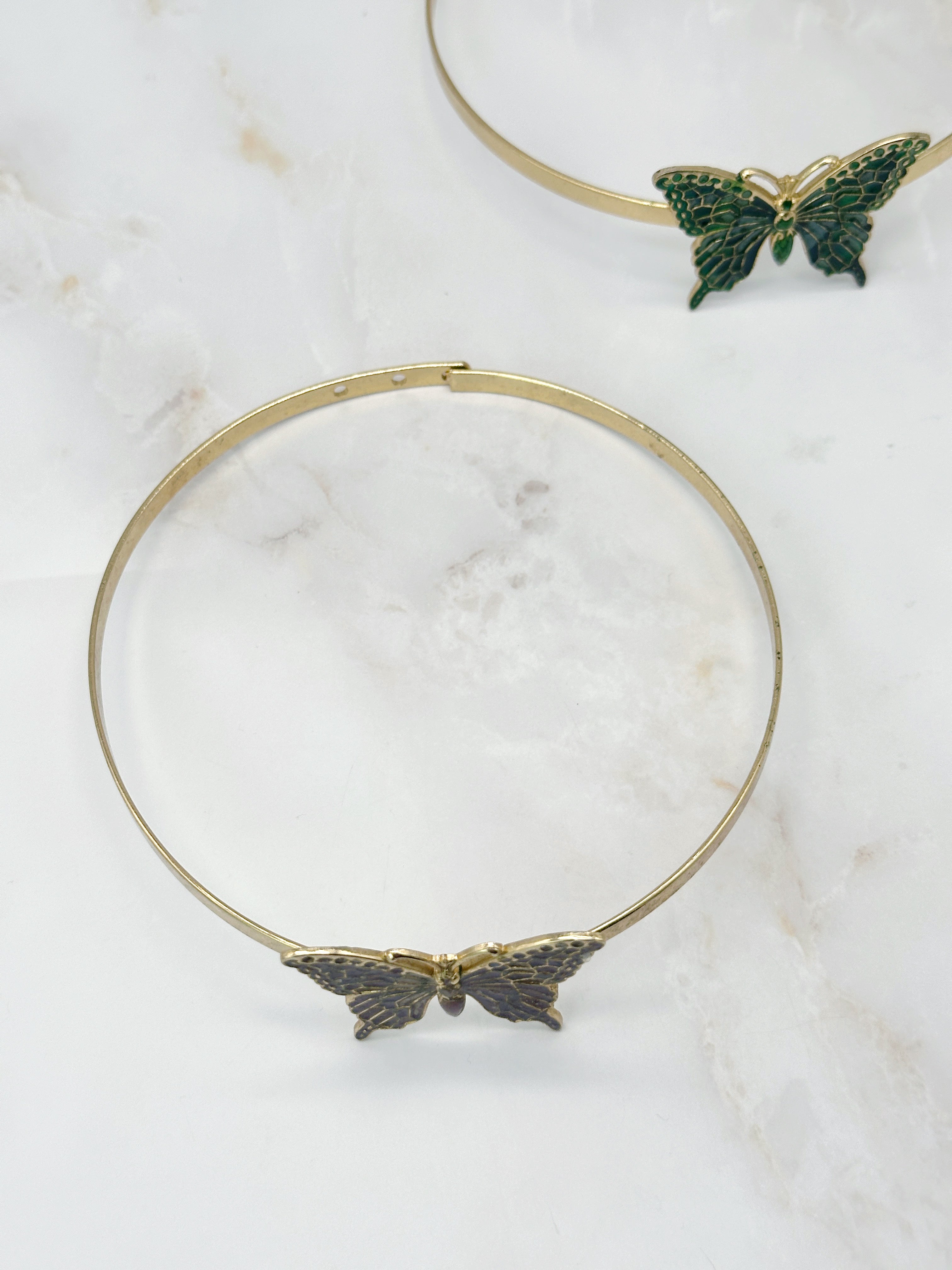 Vintage Choker mit Schmetterling-Anhänger in Grün oder Lila