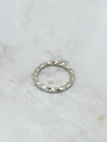 Vintage Ringe aus rhodiniertem Metall mit gedrehter Form