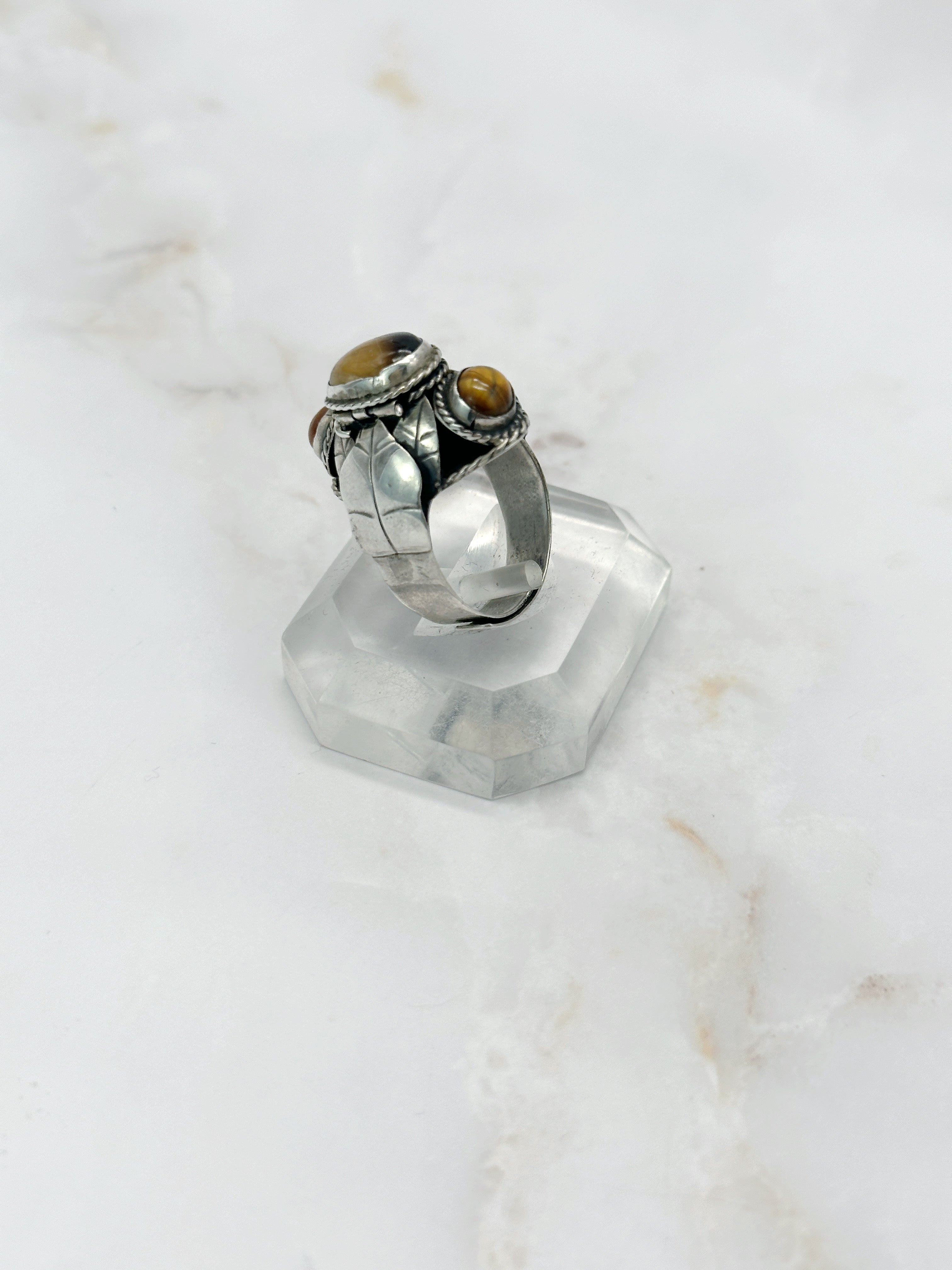 Ausgefallener Silberring aus Mexiko mit Achat- und Tigerauge-Cabochons