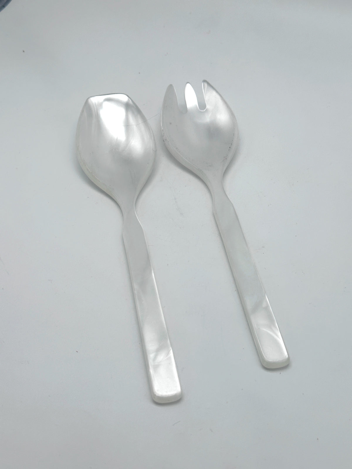 Vintage Salatbesteck aus Lucite mit Perlmuttglanz