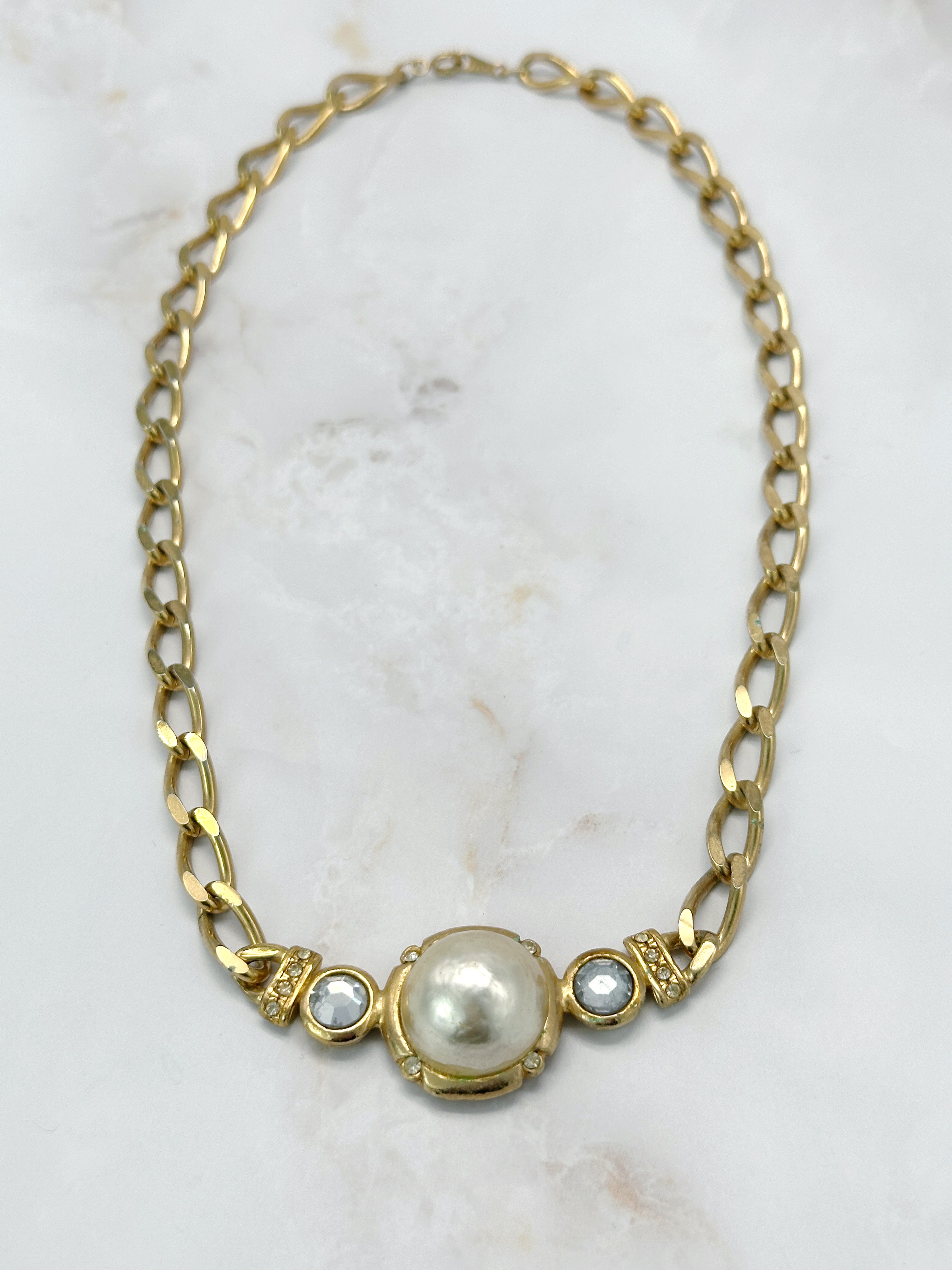 Edle Vintage Halskette 18K vergoldet mit Barockperle und Kristallen