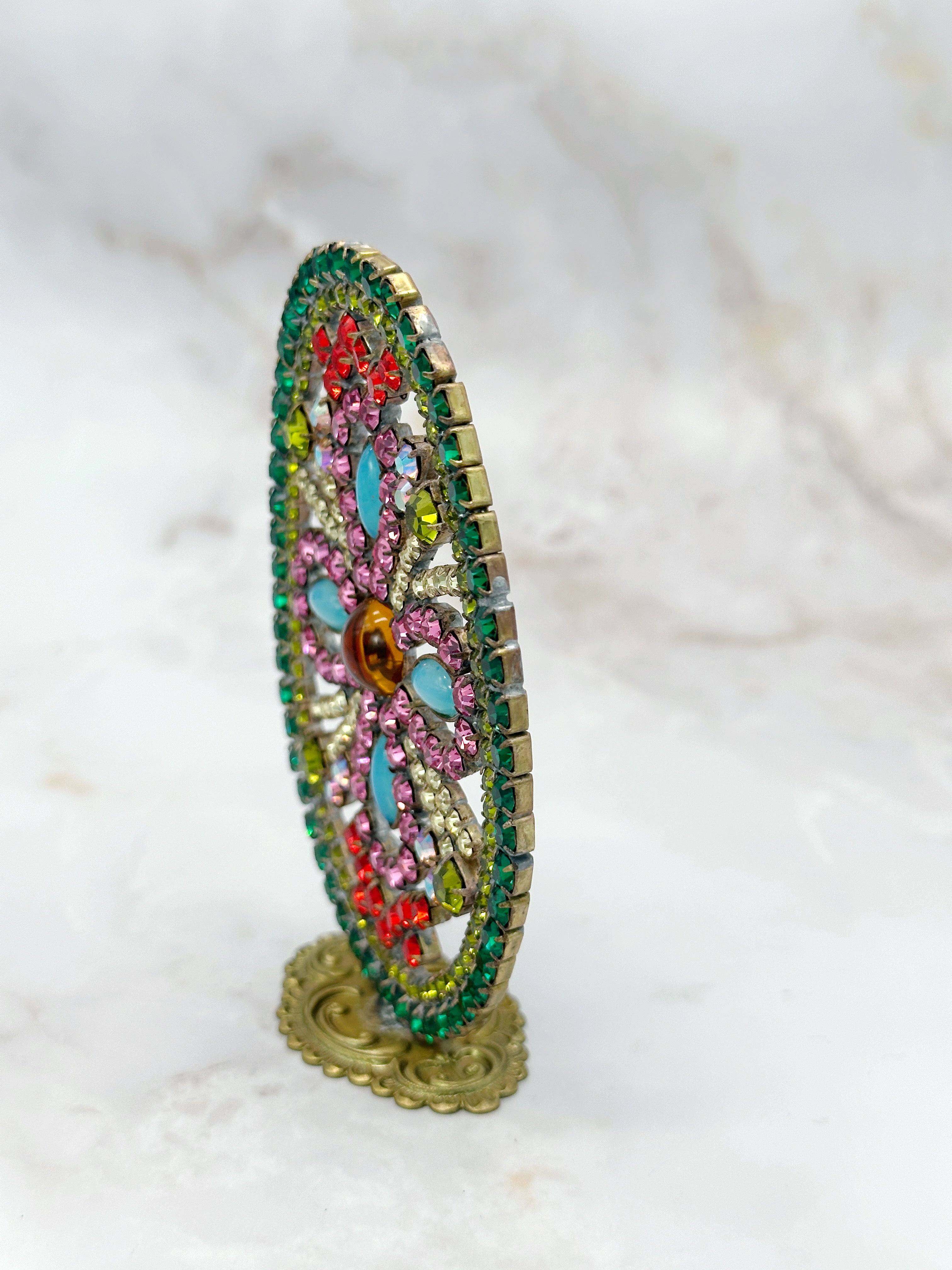 Handgefertigtes Gablonzer Osterei zum Aufstellen in Grün und Bunt