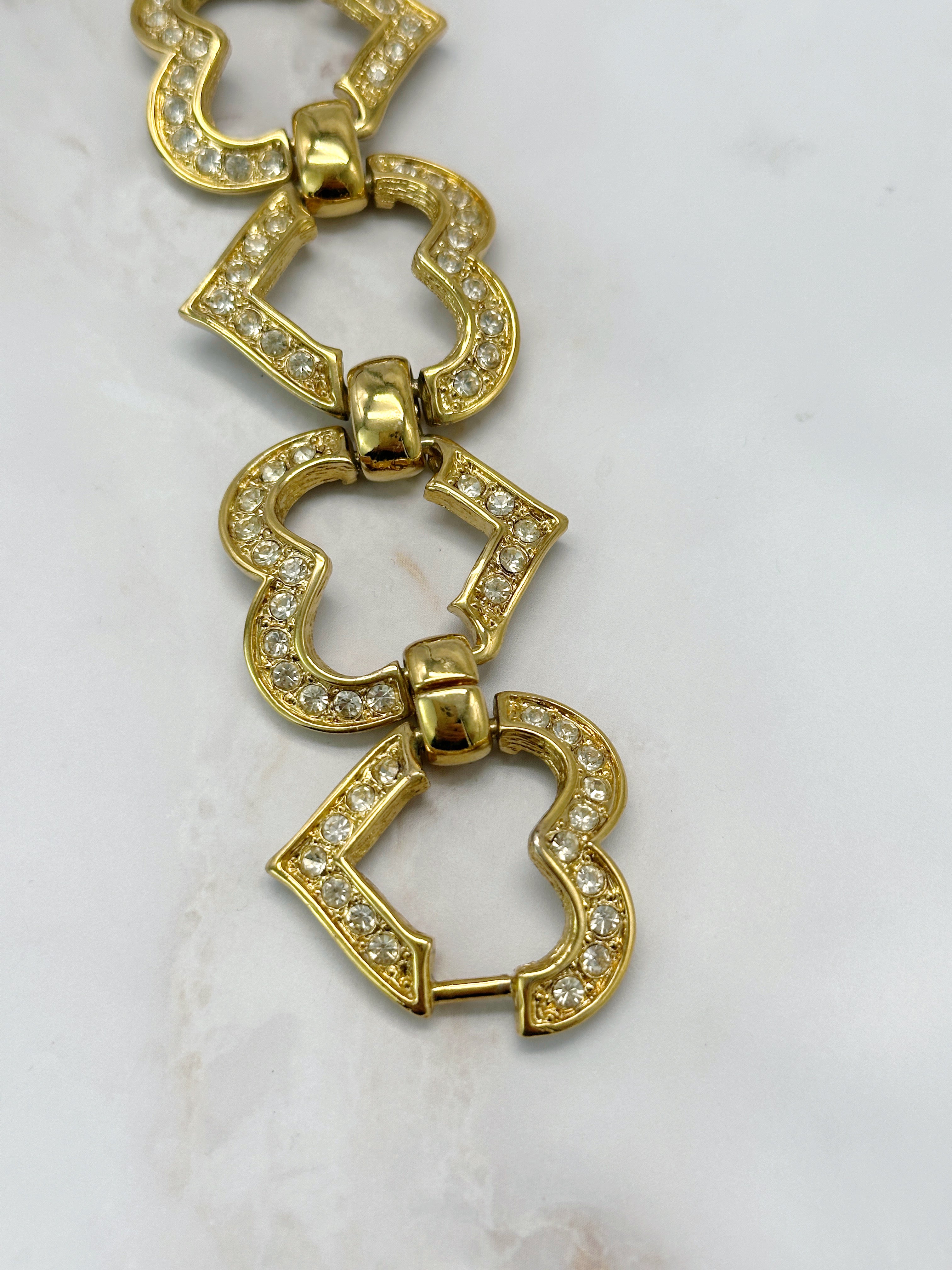 Massives vergoldetes Vintage Armband mit funkelndem Strass-Herz