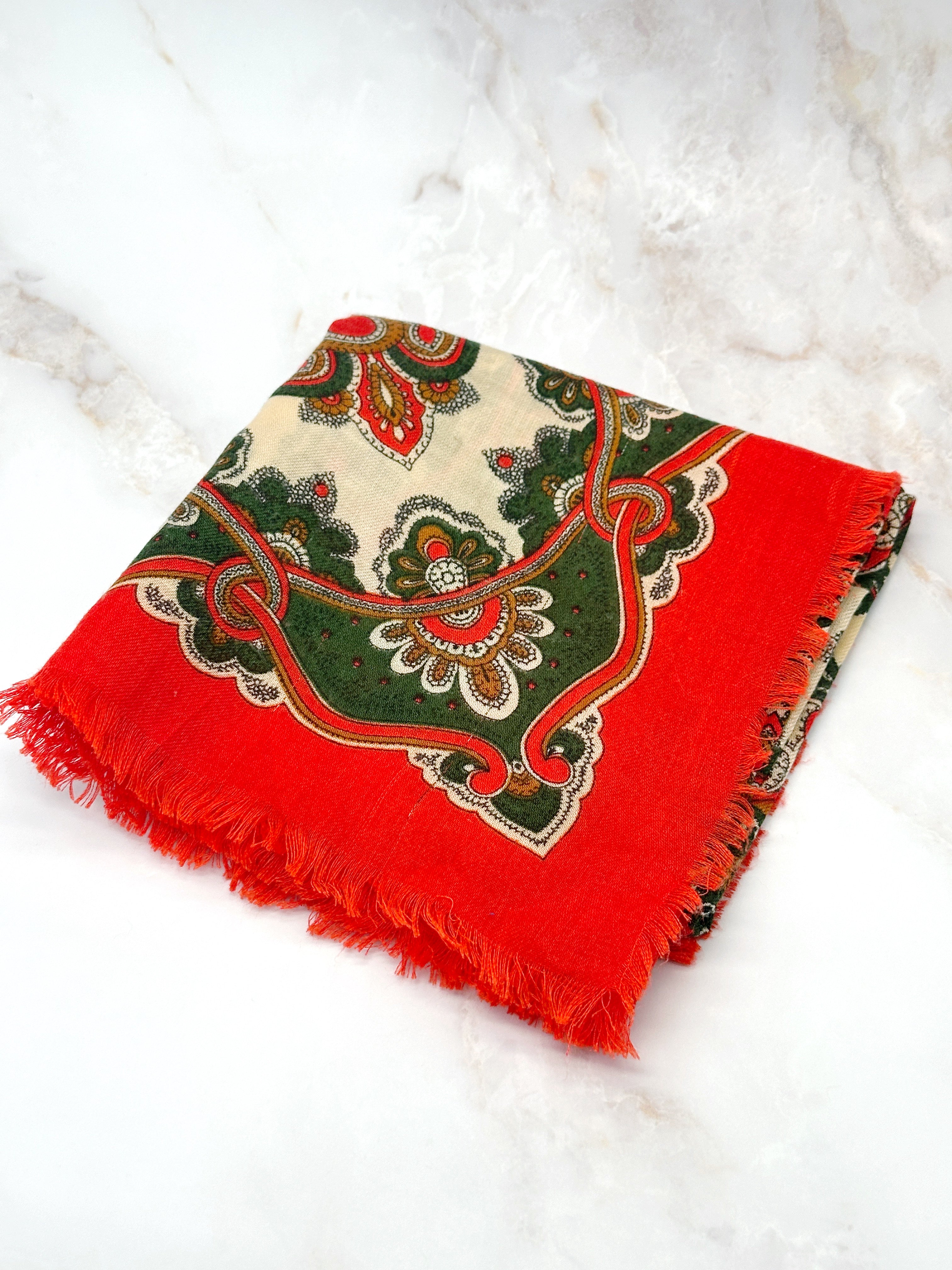 Vintage Wolltuch mit Paisleymuster und Fransen
