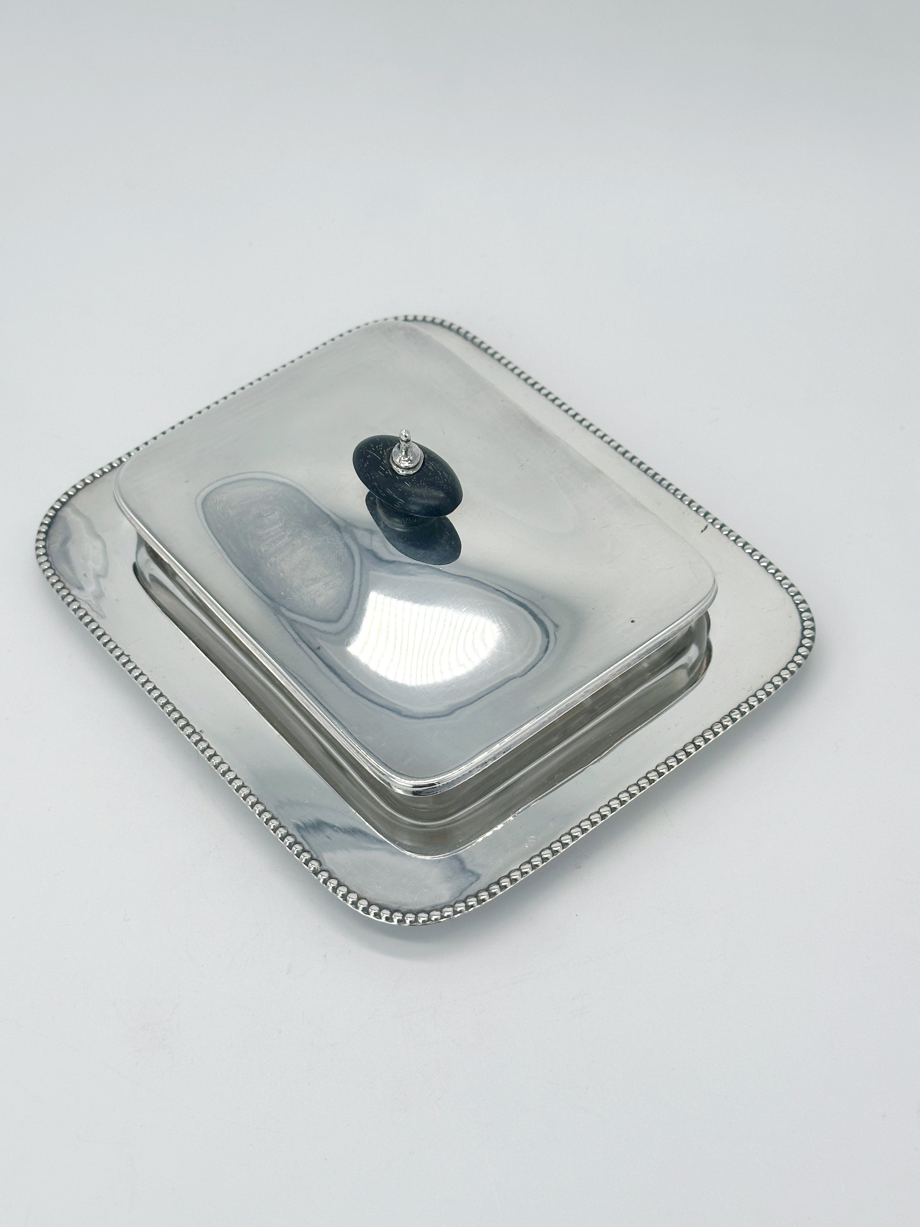 Versilberte Art Déco Butterdose aus England mit Sternenschliff-Glas