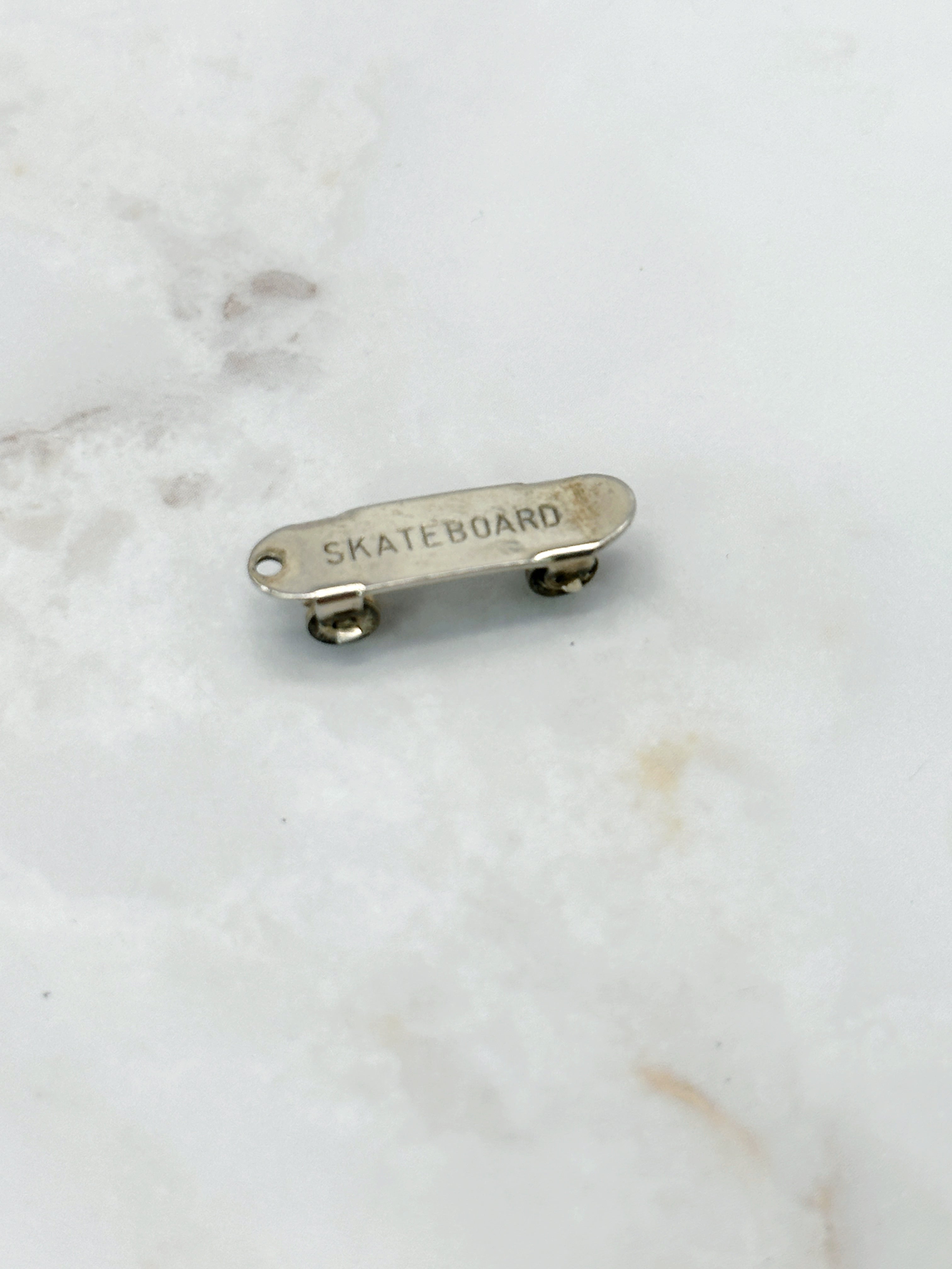 Vintage Skateboard Anhänger aus 925 Sterling Silber