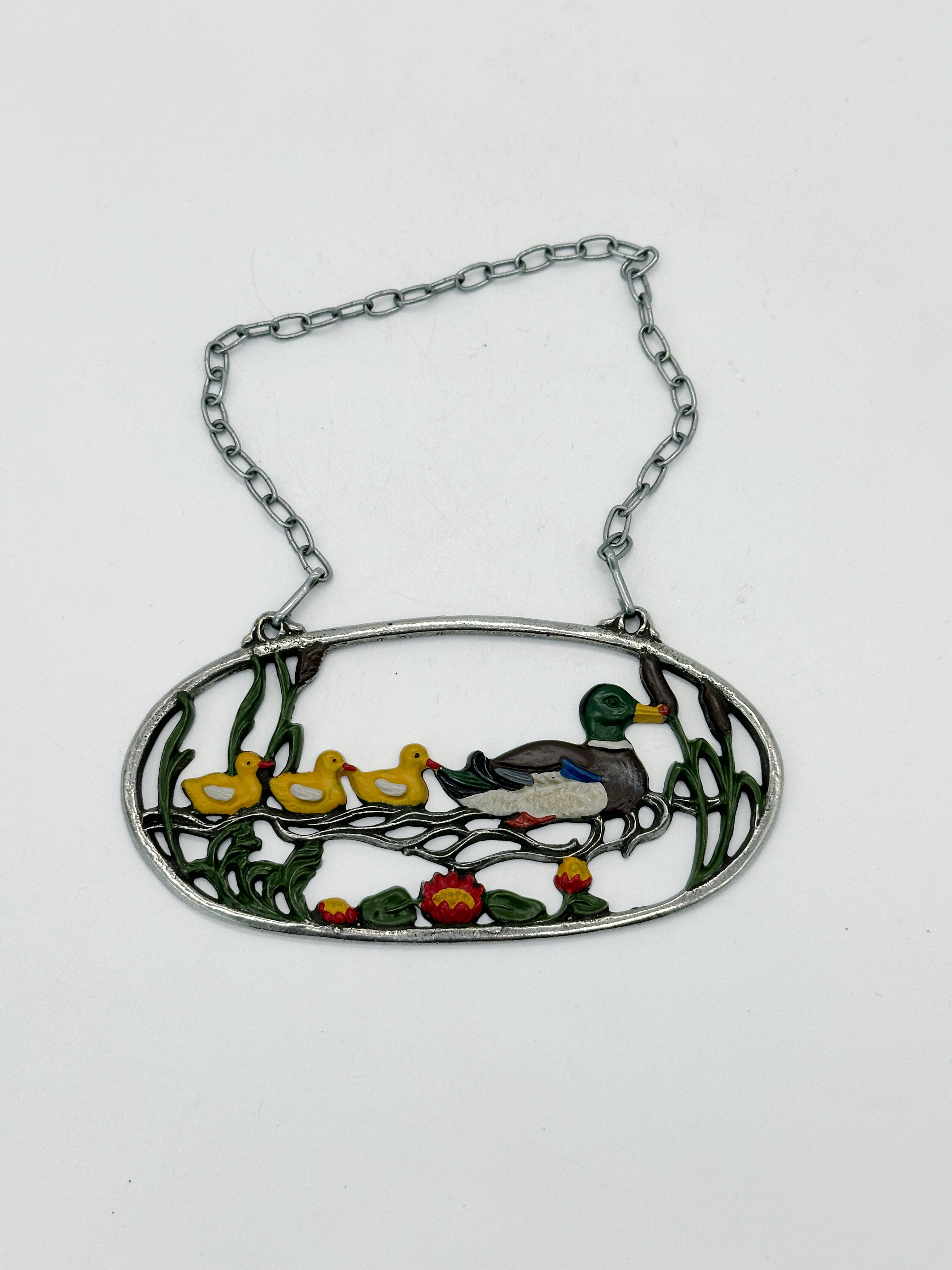 Rustikaler Zinn-Wandanhänger mit Entenmotiv