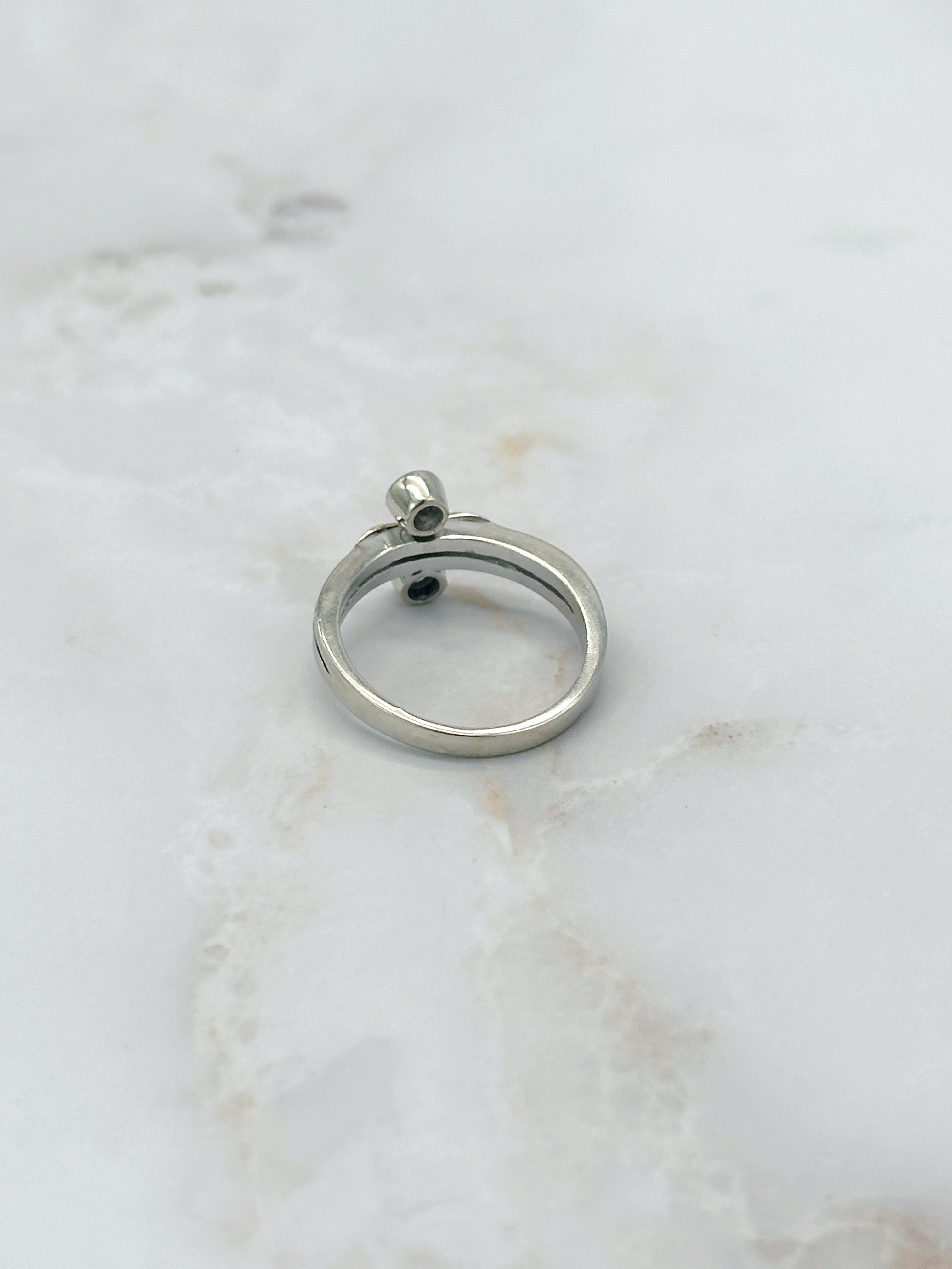 Ring mit zwei Diamanten in 585 Gelbgold und Weißgold