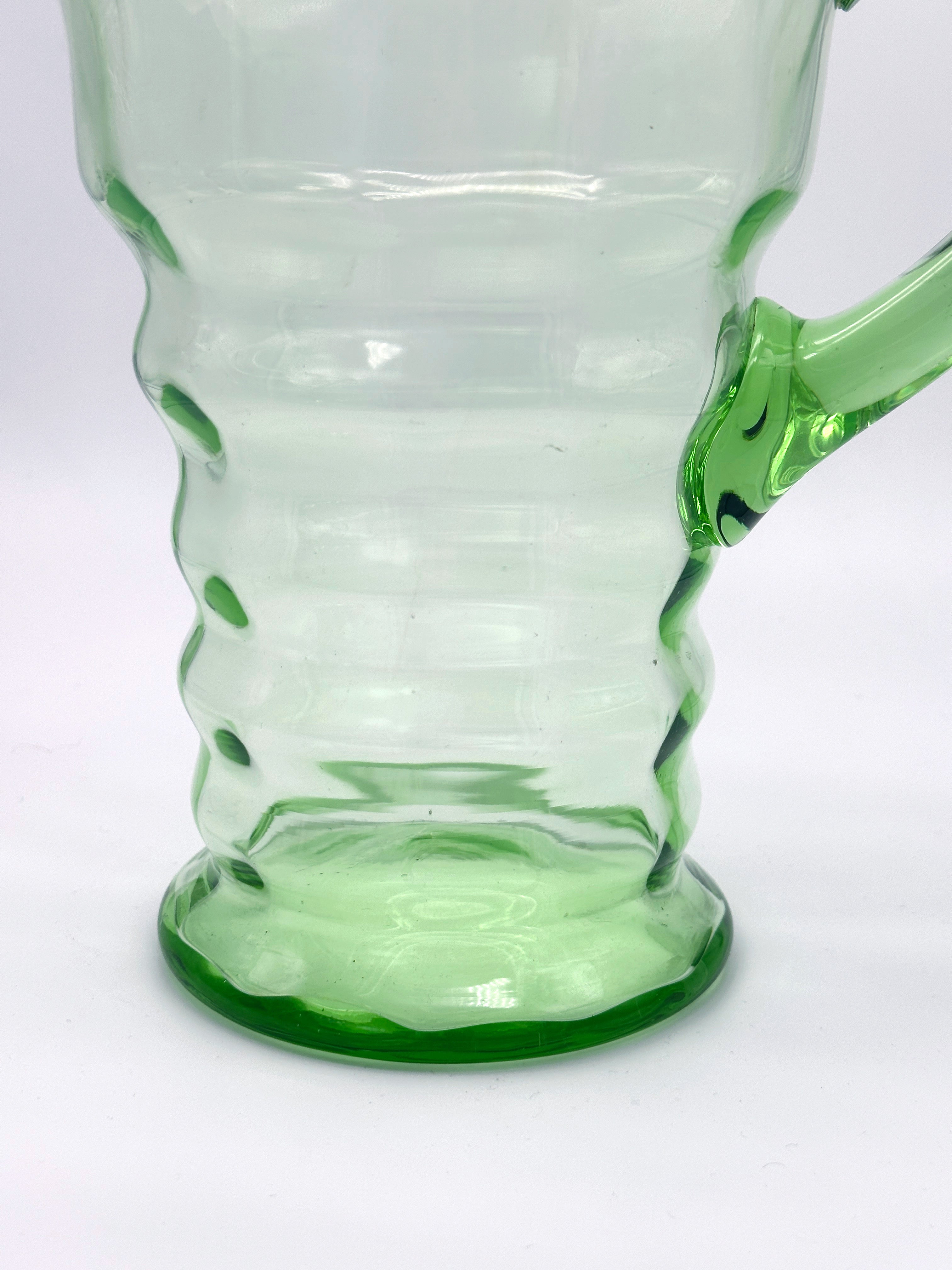 Art Déco Glaskrug grün