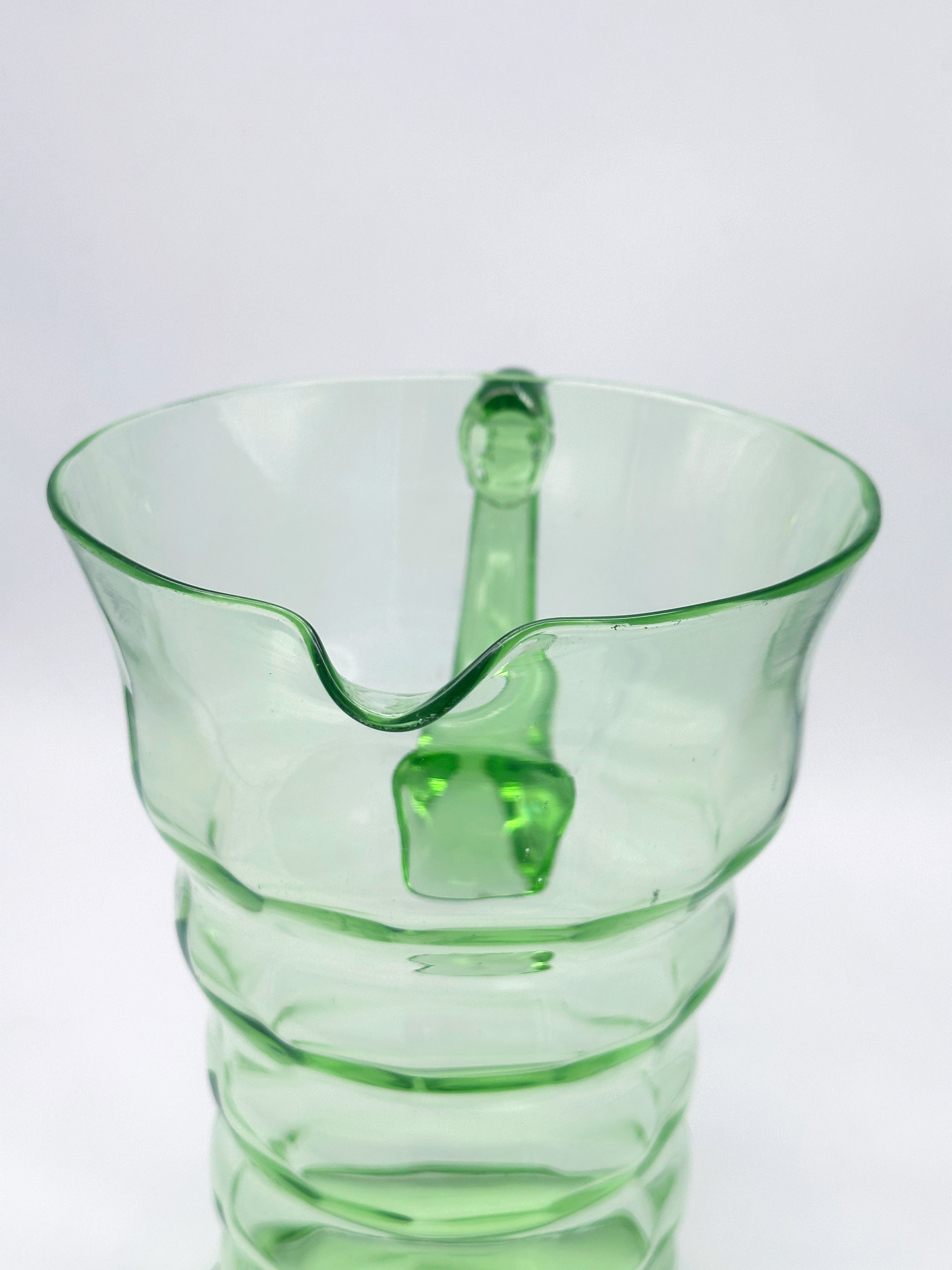 Art Déco Glaskrug grün