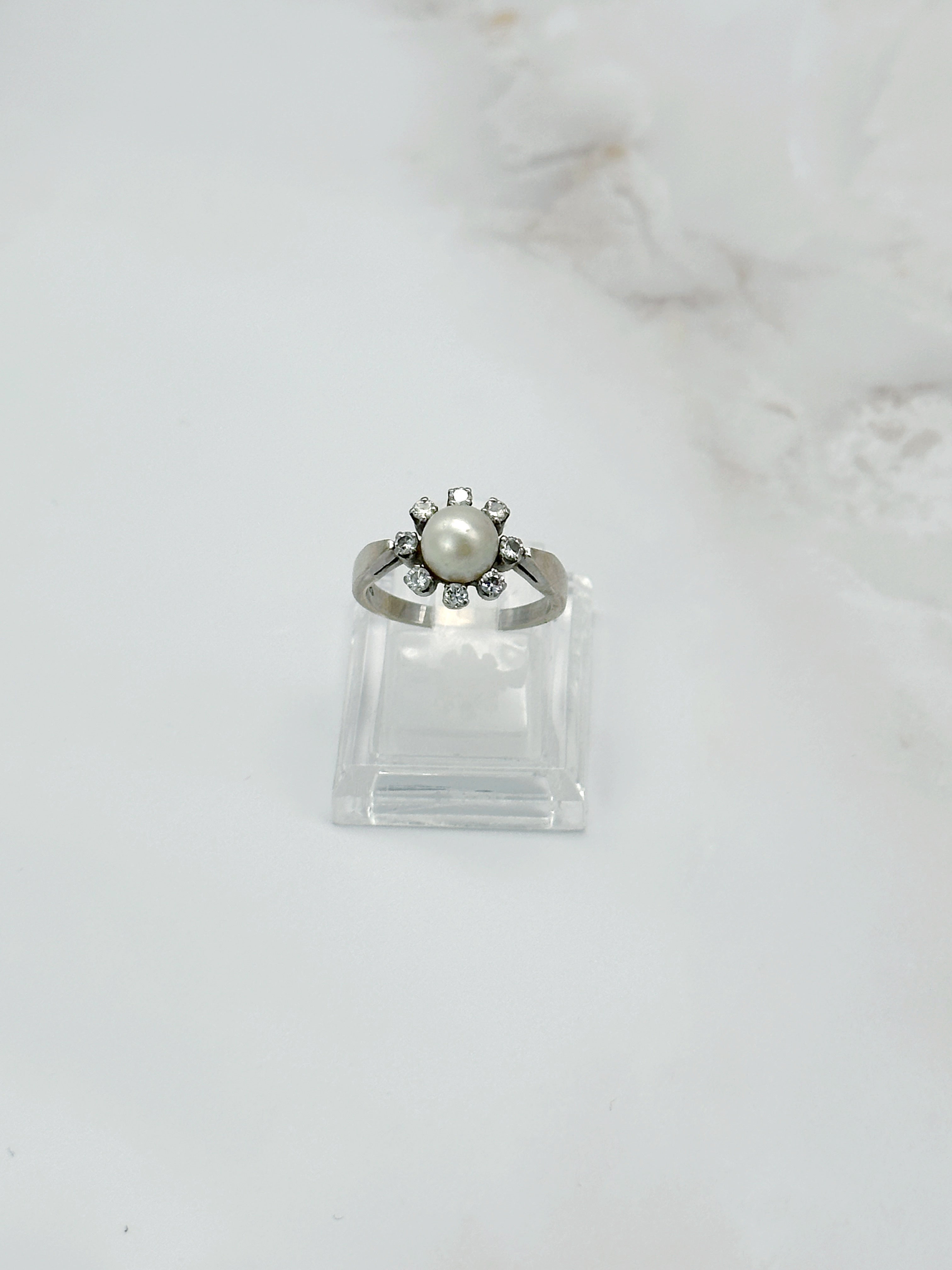 Vintage Weißgoldring mit Zuchtperle & Diamanten
