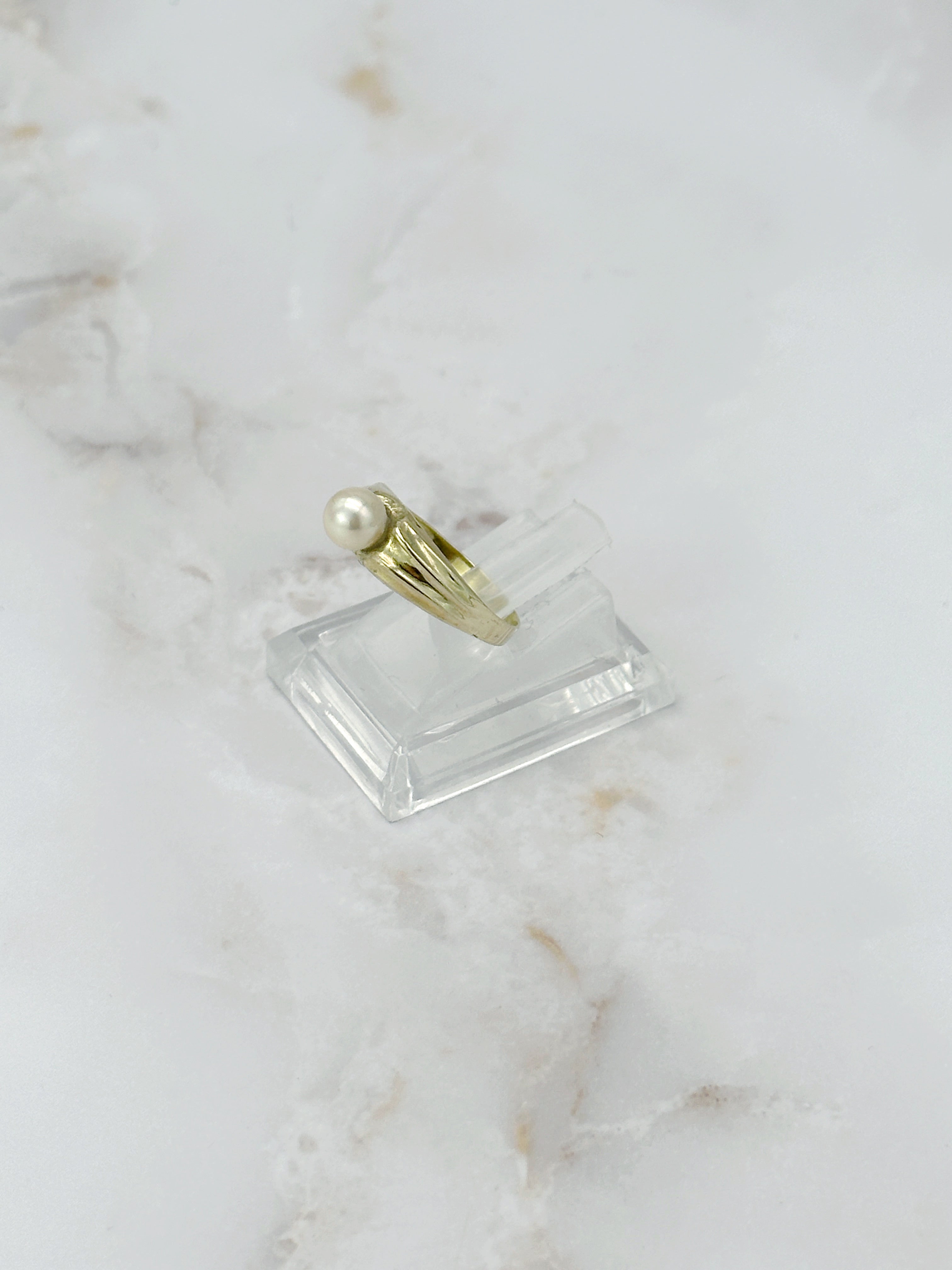 Klassischer Vintage Ring mit Zuchtperle
