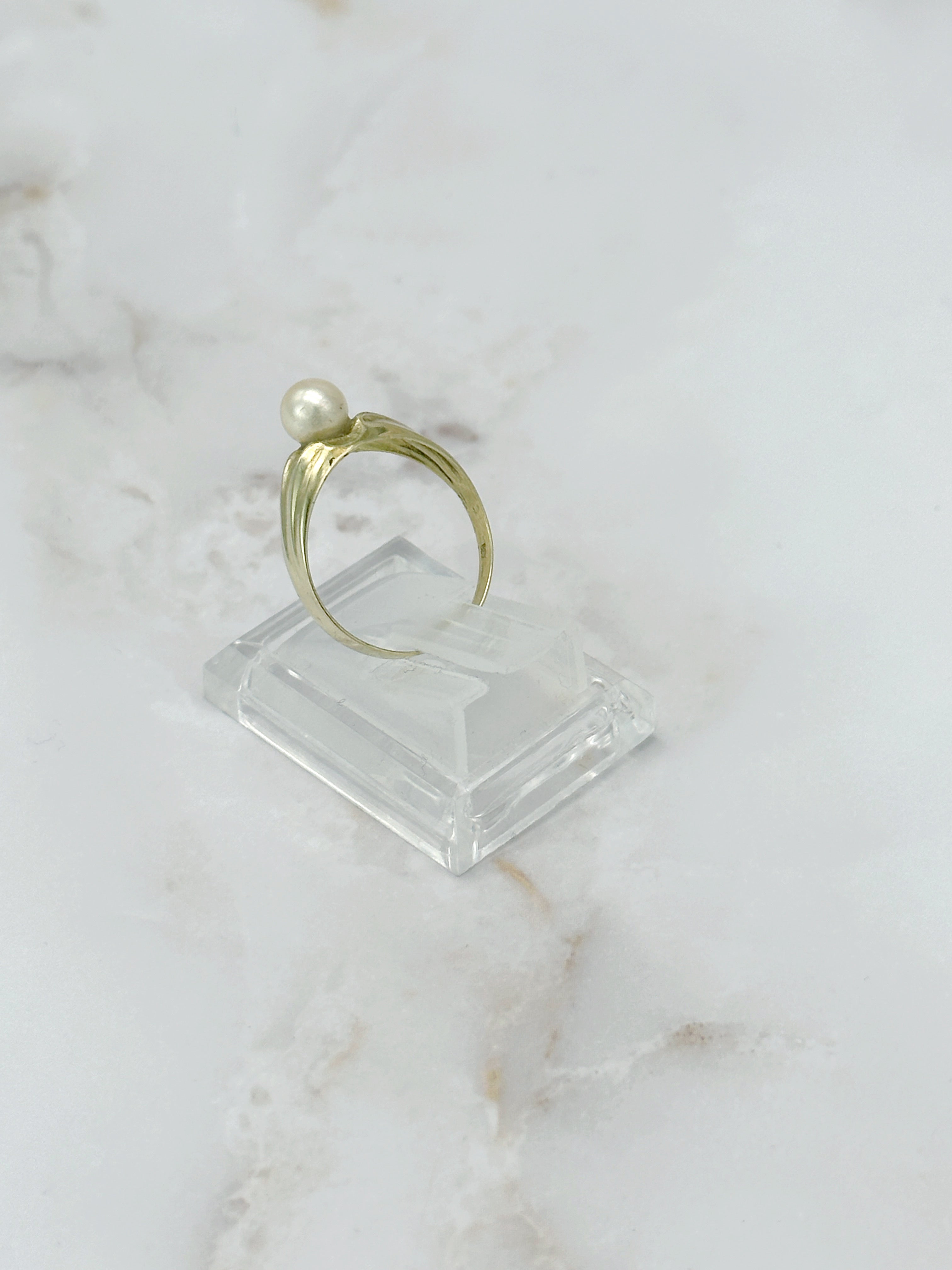 Klassischer Vintage Ring mit Zuchtperle