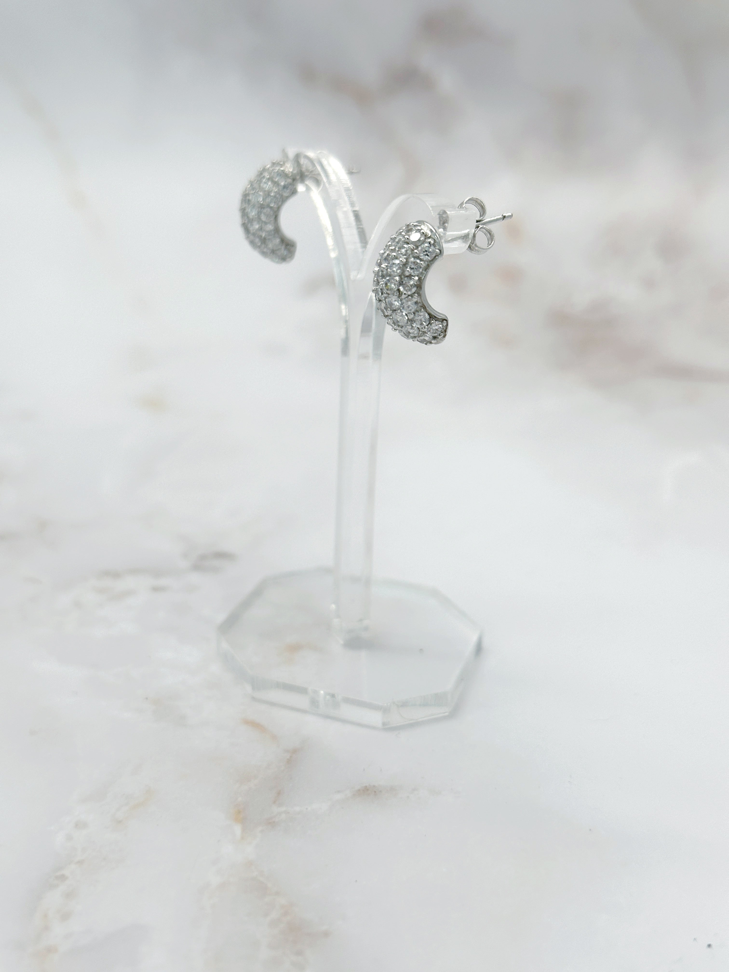 Minimalistische Halbreolen aus Silber und Cubic Zirkonia