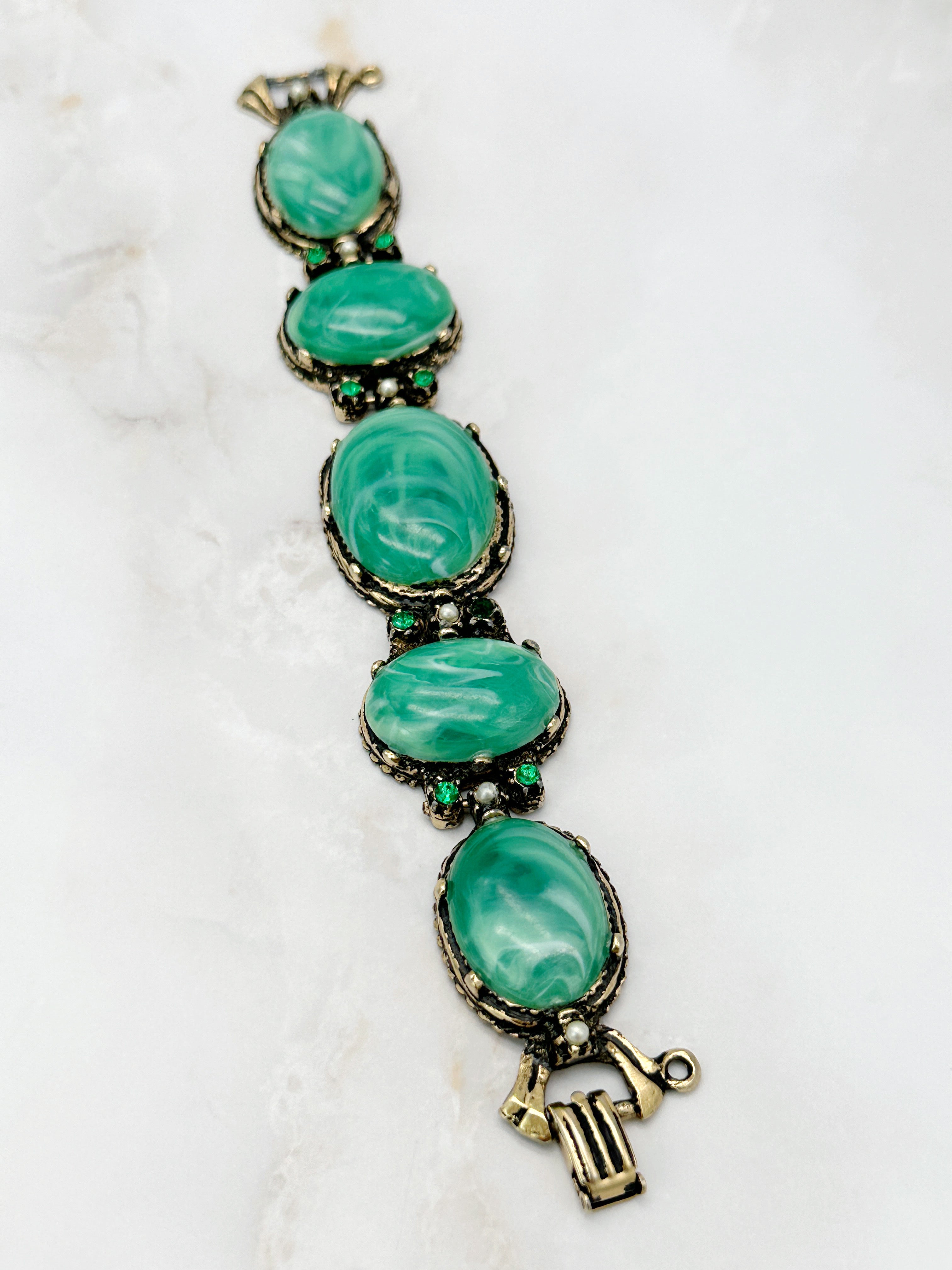 Statement bracelet with malachite lucite