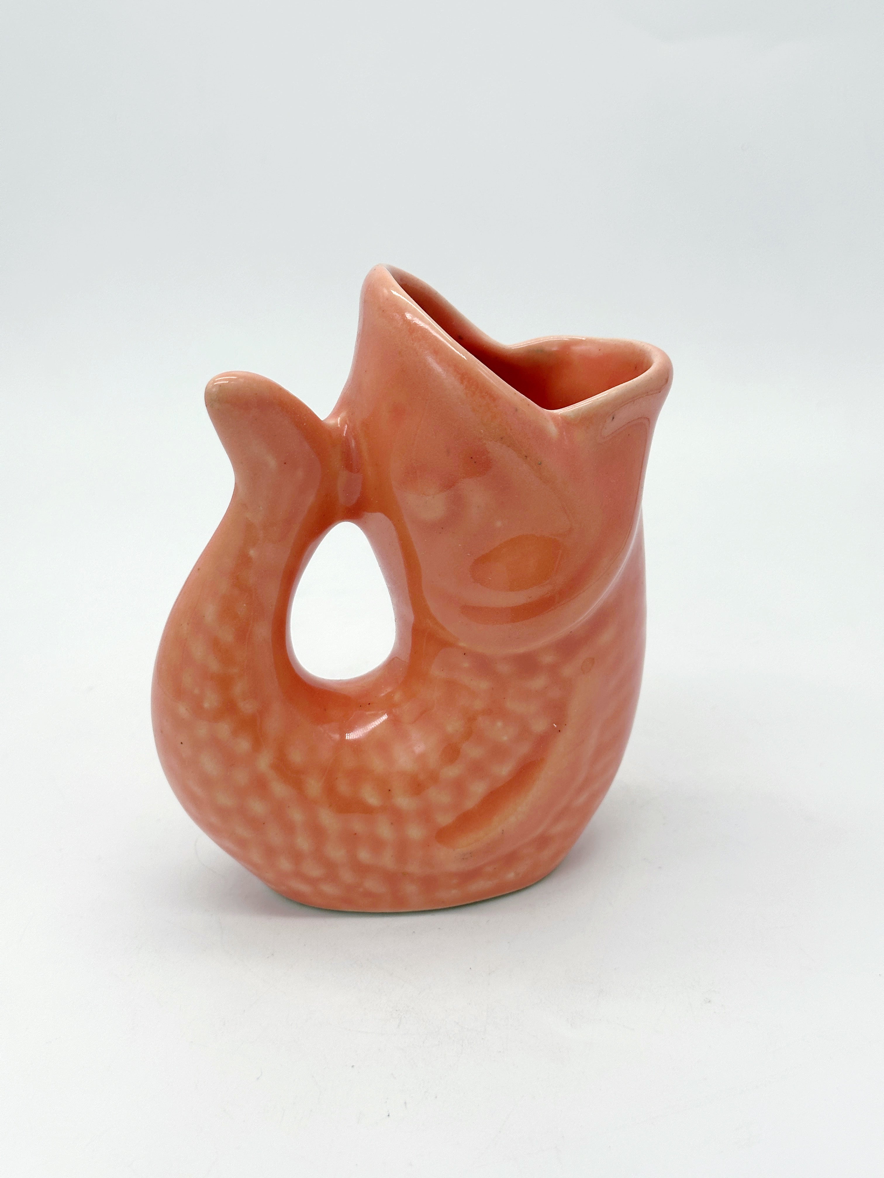 Korallenfarbene Keramikvase in Fischform