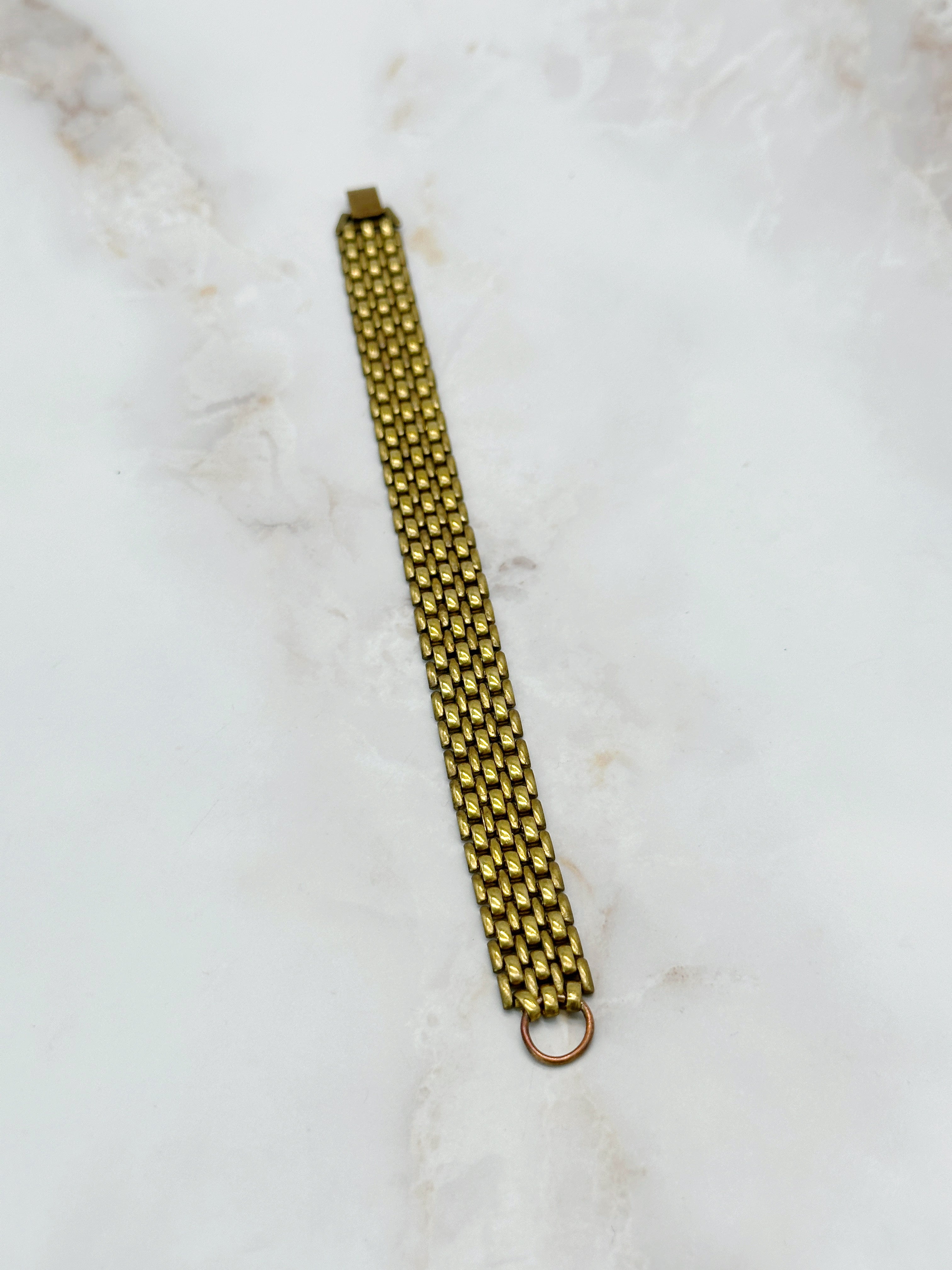 Vintage bracelet with fine links