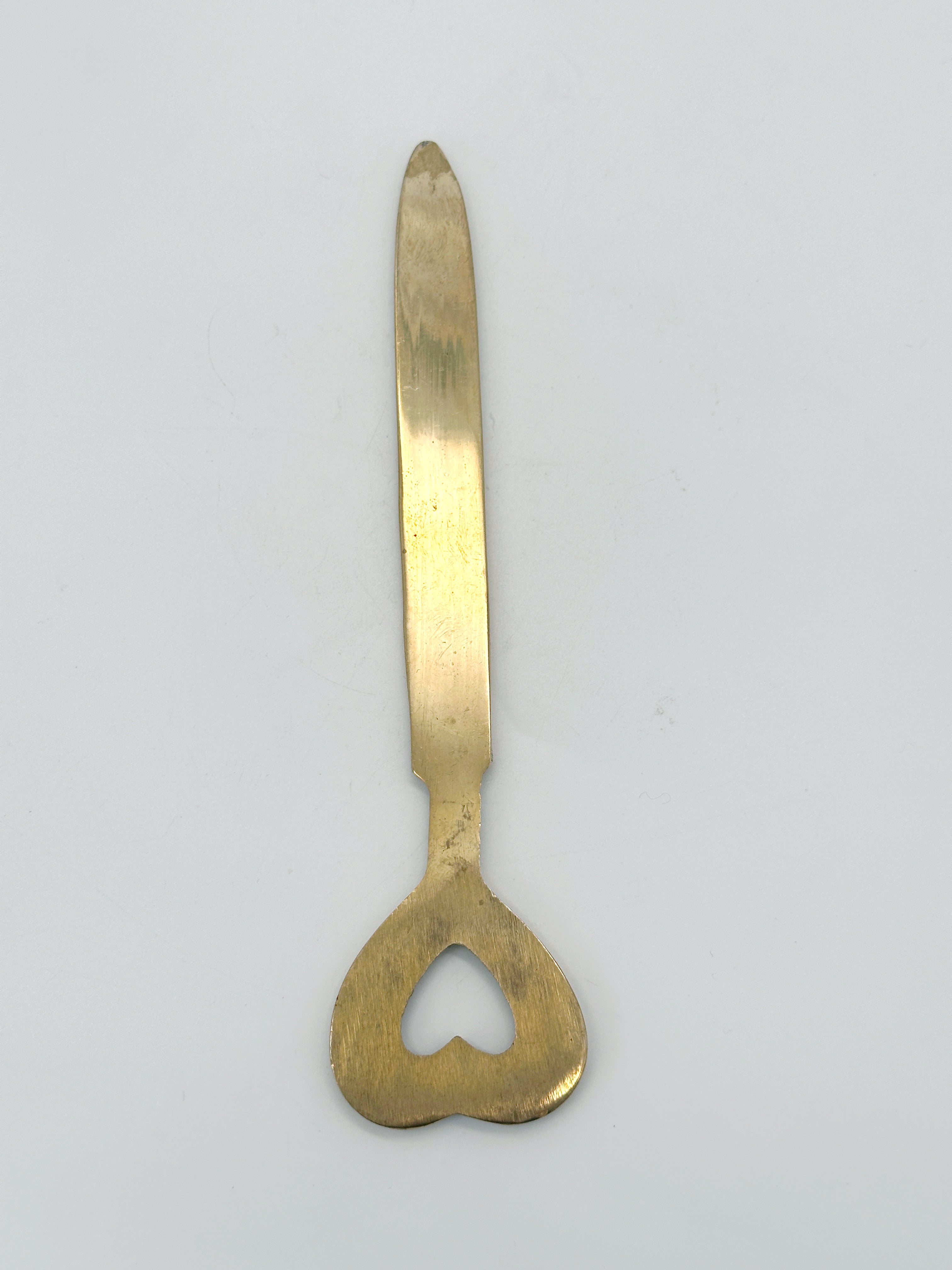 Vintage Messing-Brieföffner mit romantischem Herzmotiv