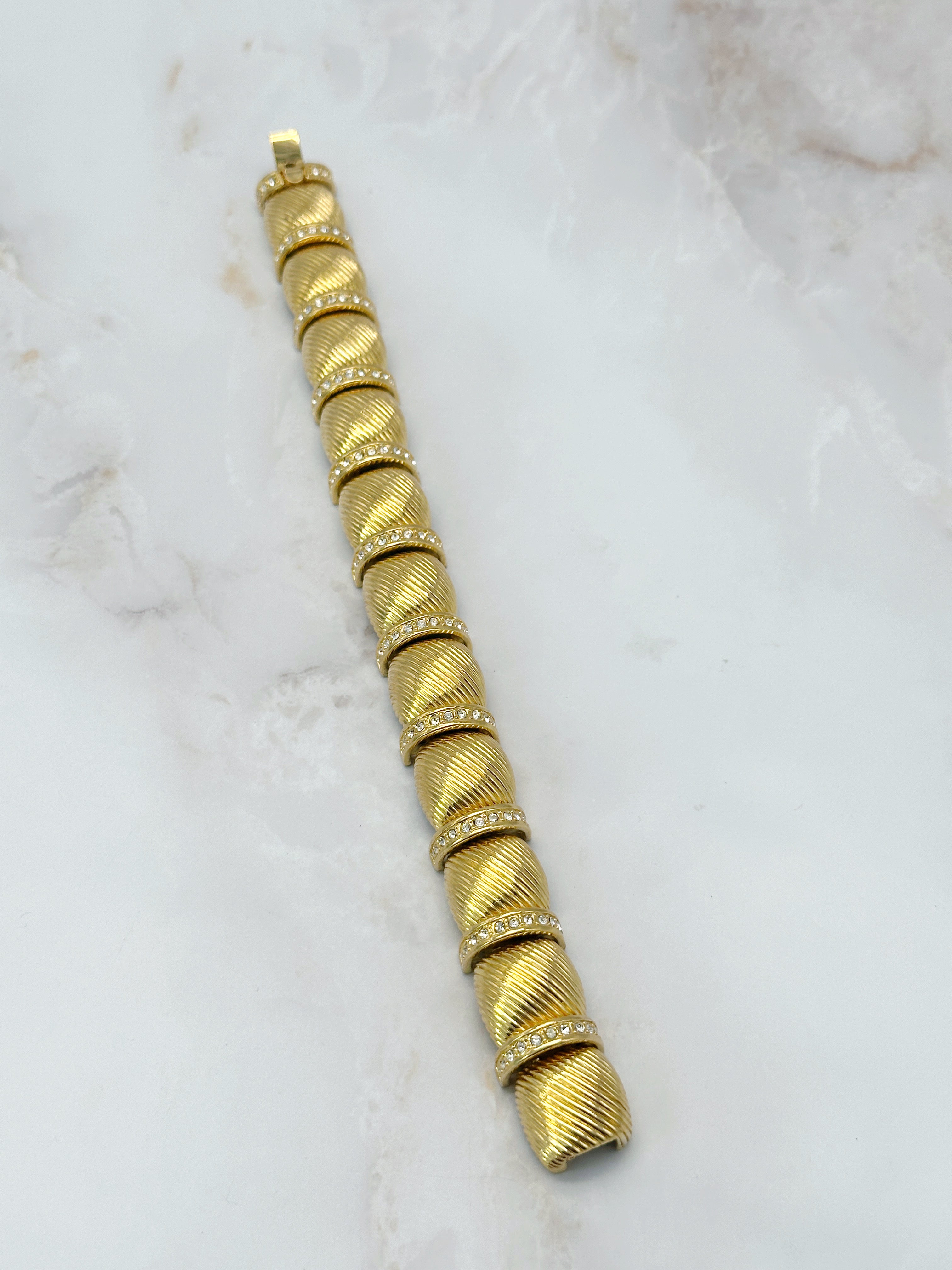 Signiertes Vintage Armband von Joan Rivers mit Cabochon-Gliedern und Strass