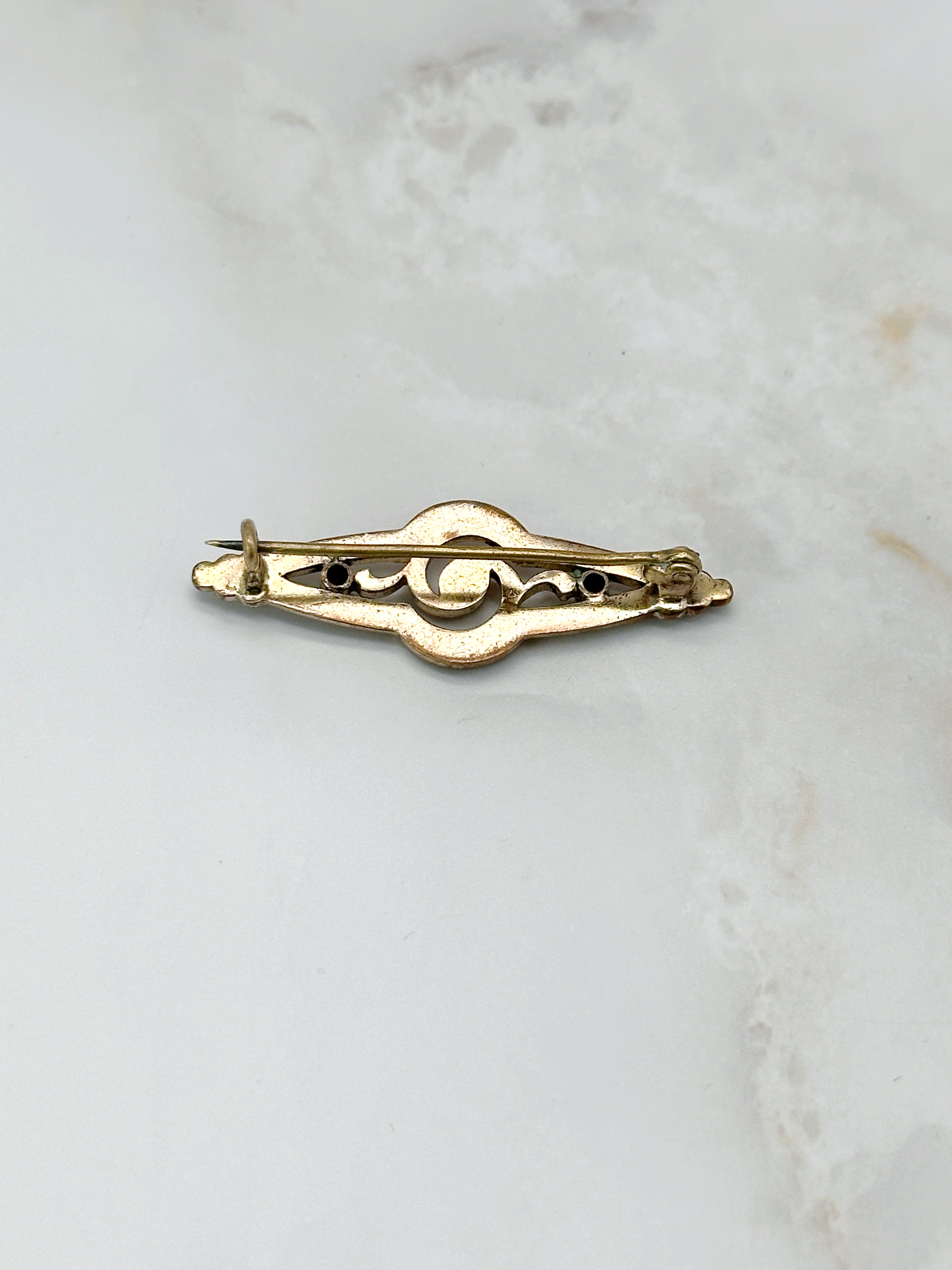 Elegante Jugendstil Brosche mit roten Glassteinen