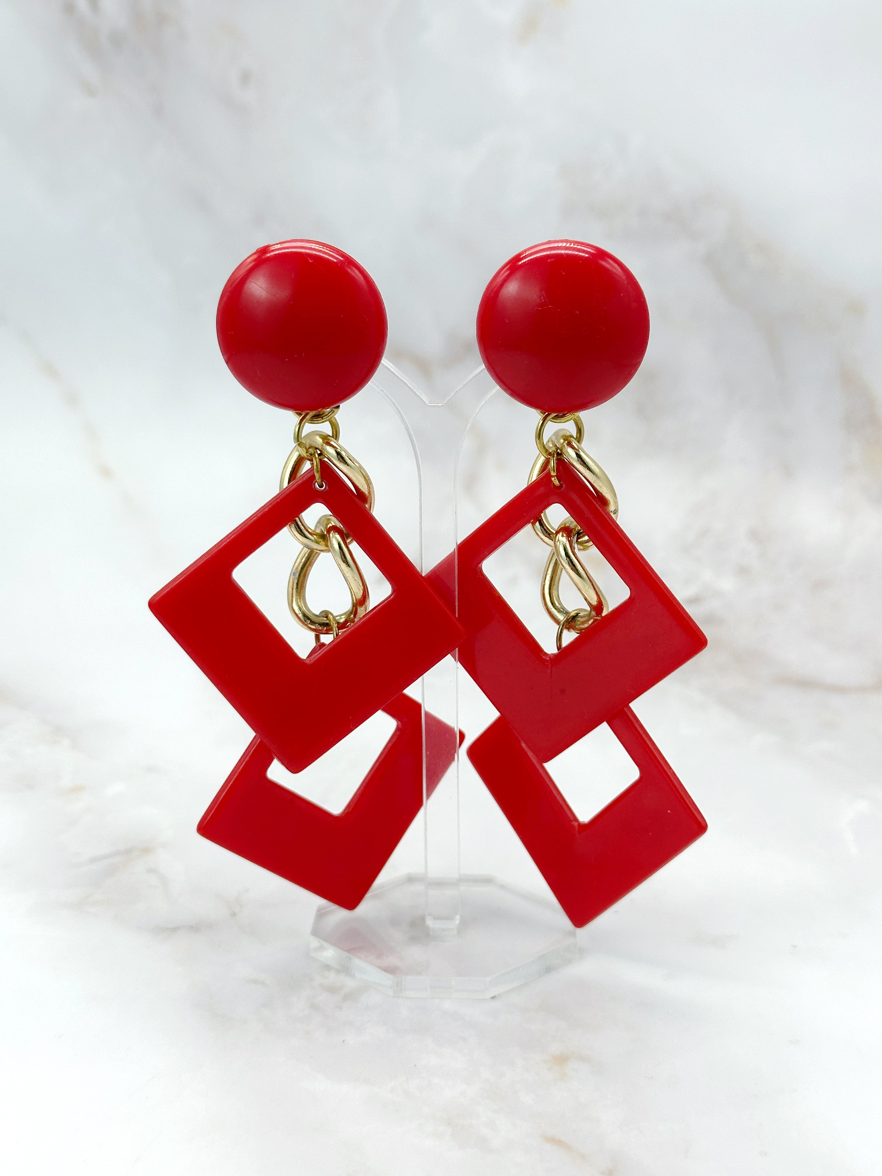 Vintage Ohrclips mit rotem Lucite und geometrischen Elementen