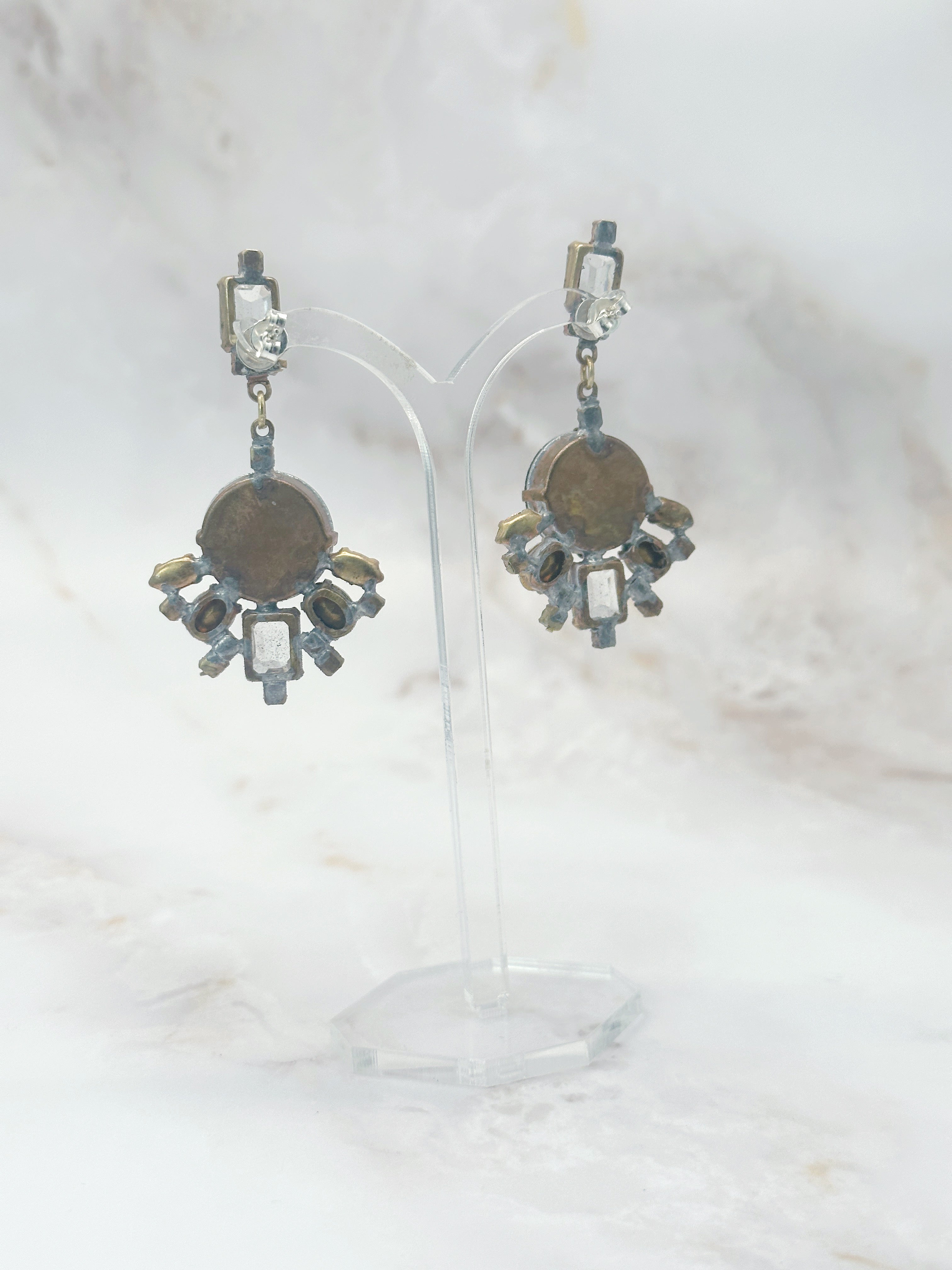 Elegante Kristall Ohrhänger mit grünem Stein