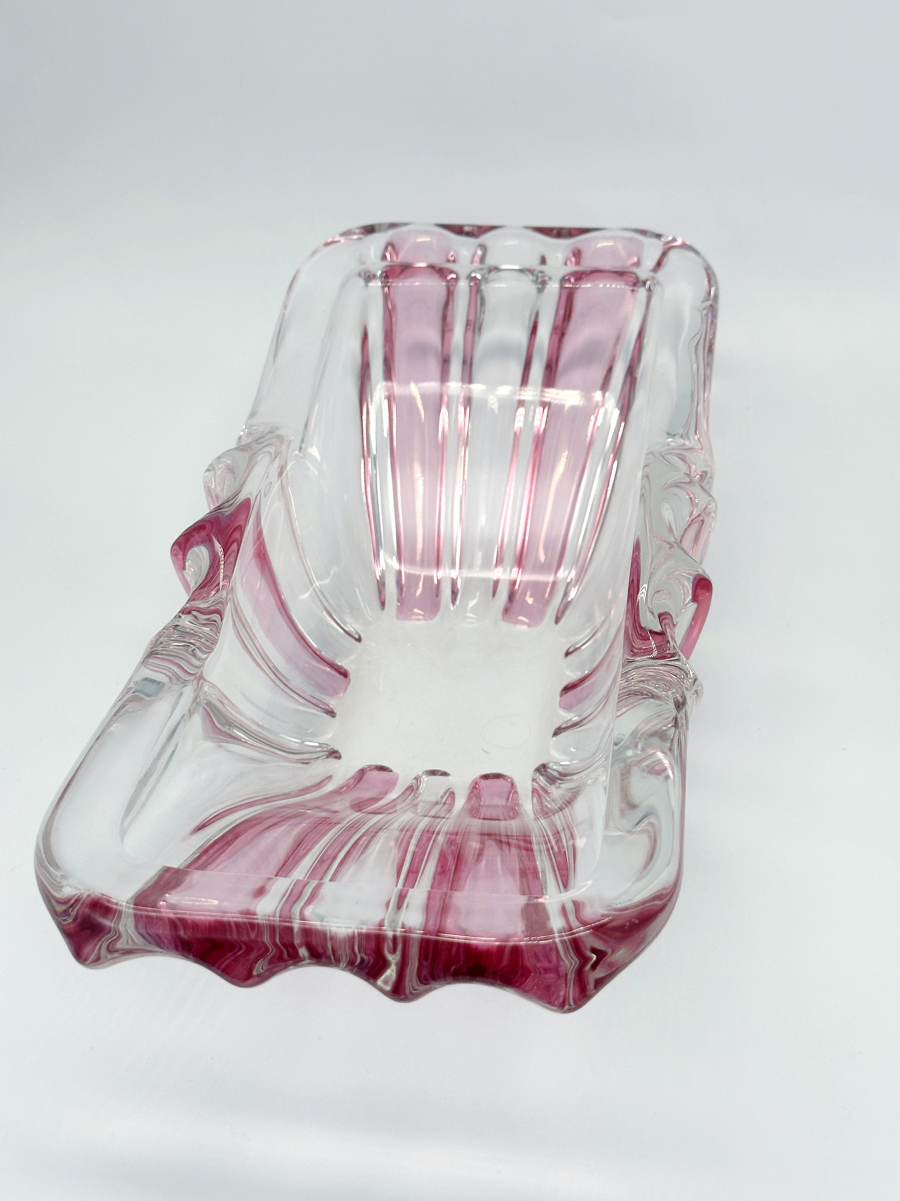 Große Vintage Glasschale in leuchtendem Pink