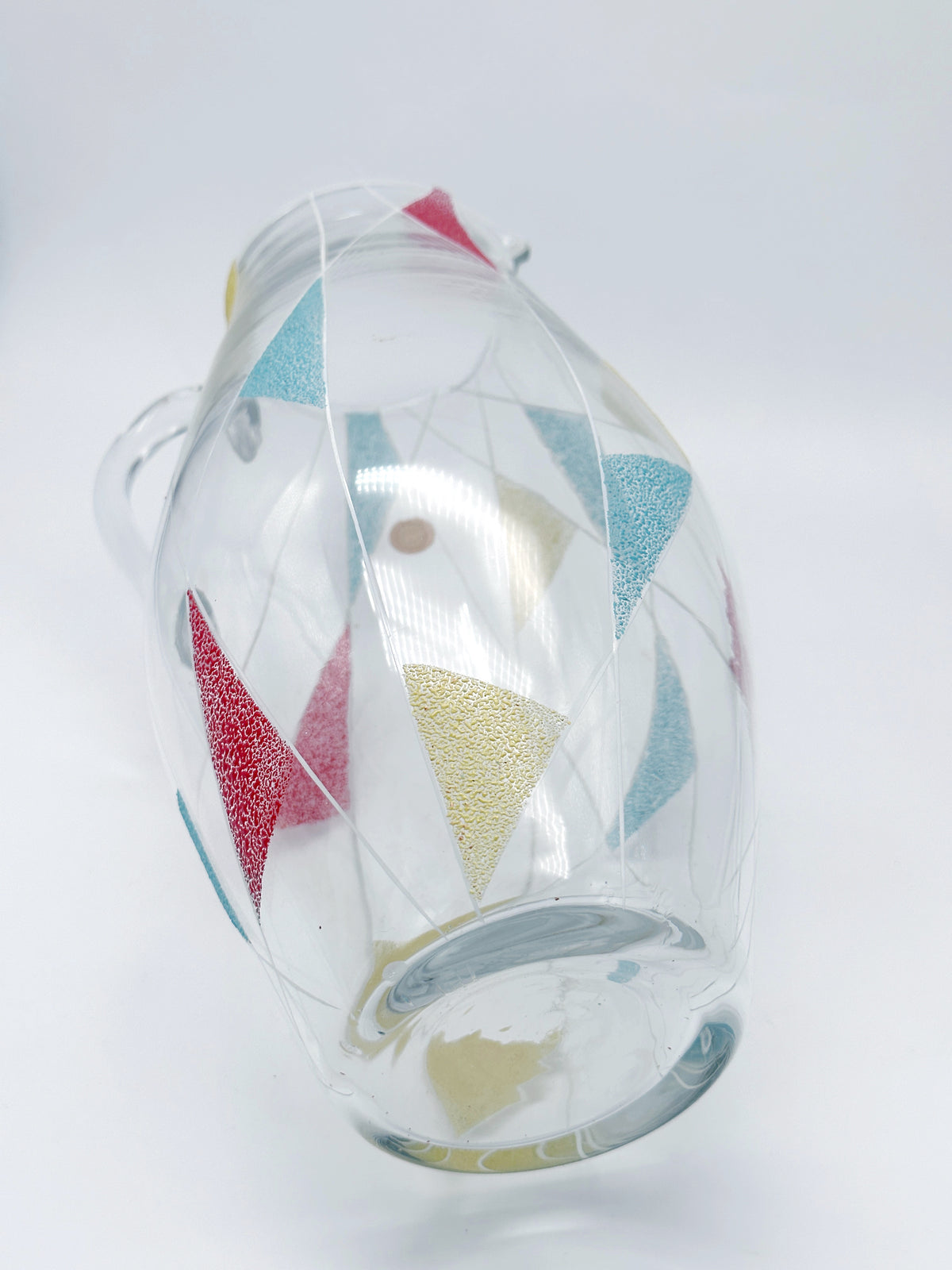 Mid-Century Wasserkrug aus Kristallglas mit Zickzack-Motiv um 1950