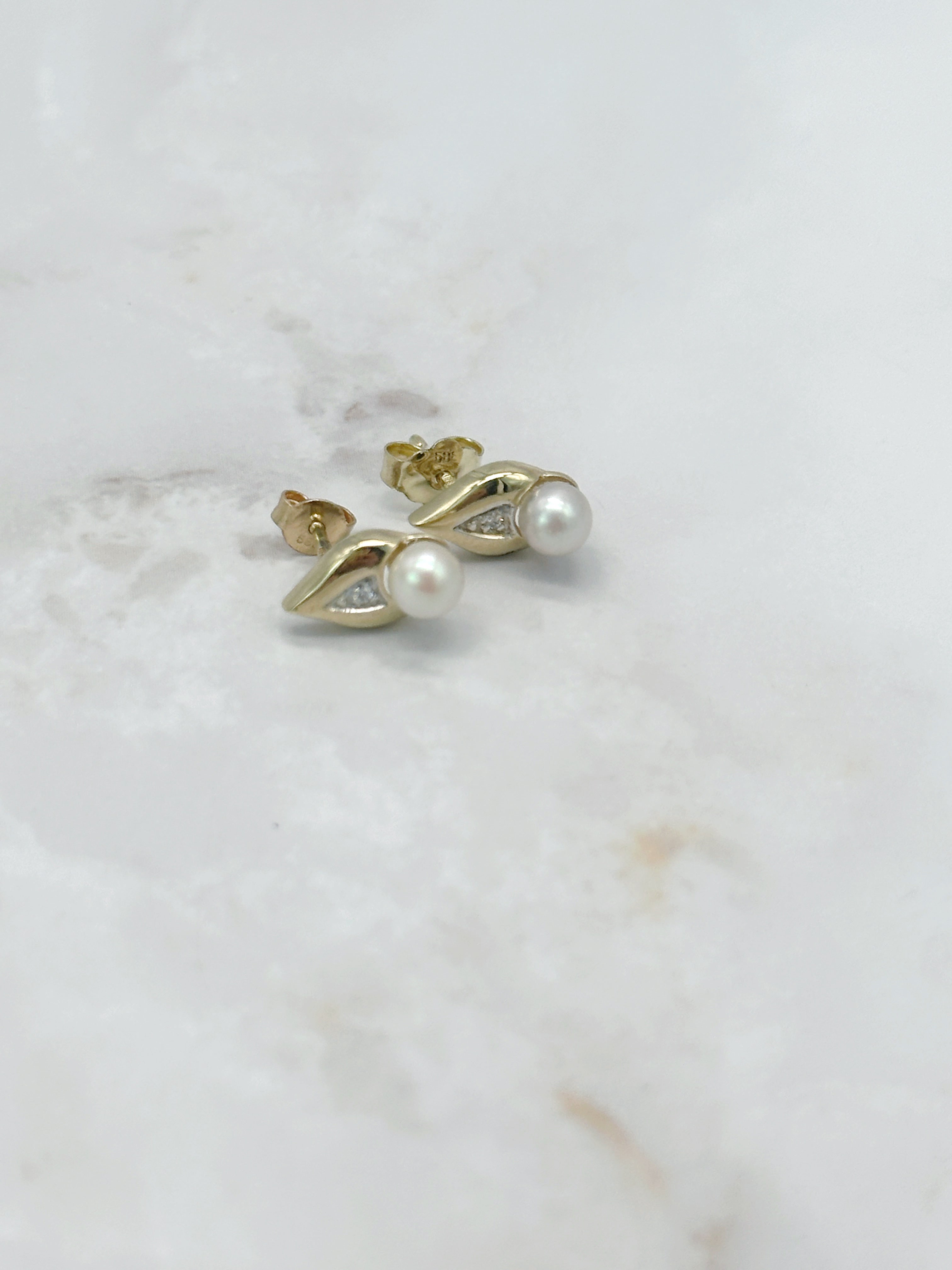 Vintage Ohrstecker mit Perle in 585 Gelbgold