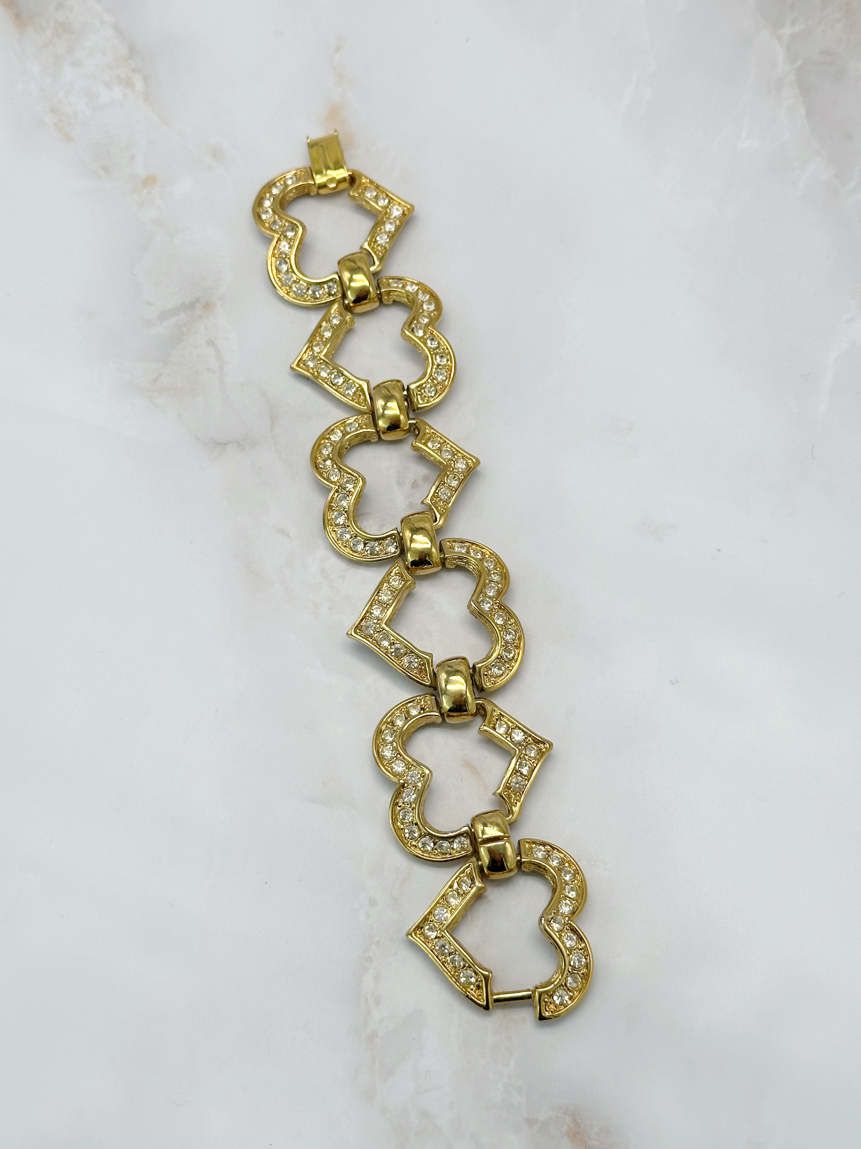 Massives vergoldetes Vintage Armband mit funkelndem Strass-Herz