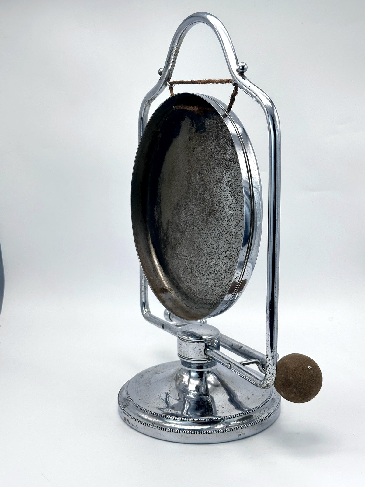 Vintage-Tischgong aus vernickeltem Metall – dekorativer Essensgong