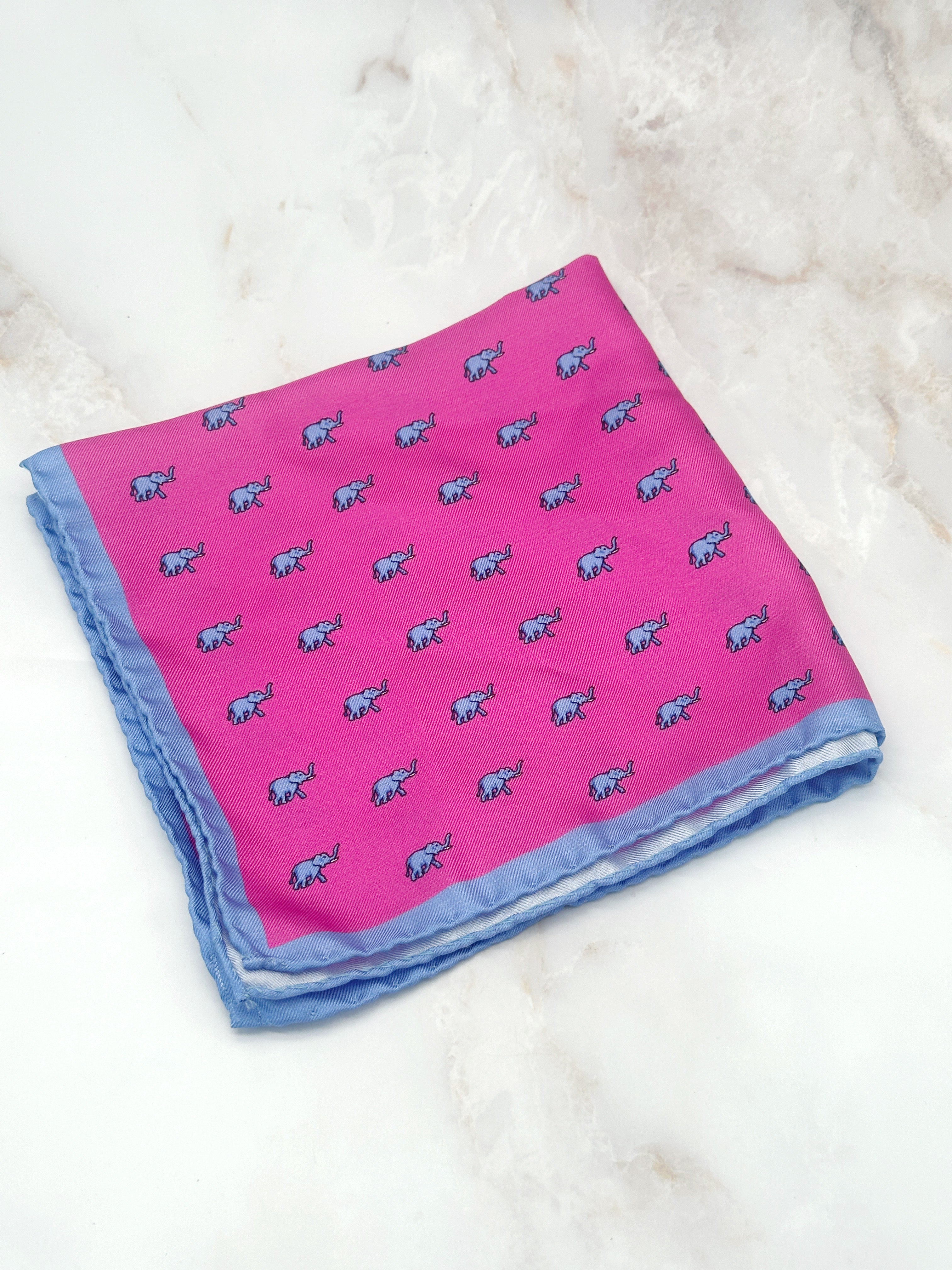 Einstecktuch aus Seide mit Elefantenmuster in Pink und Hellblau