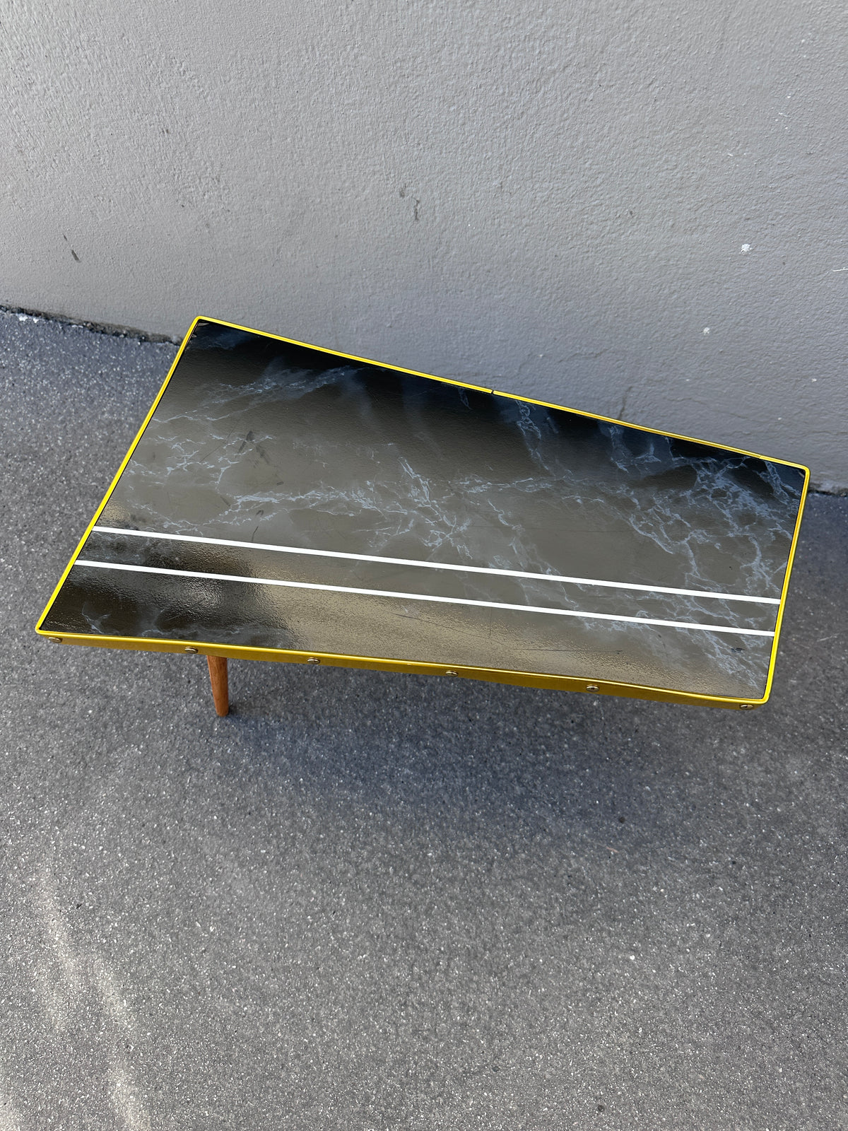 Mid-Century Hocker in Trapezform aus der DDR um 1960/70