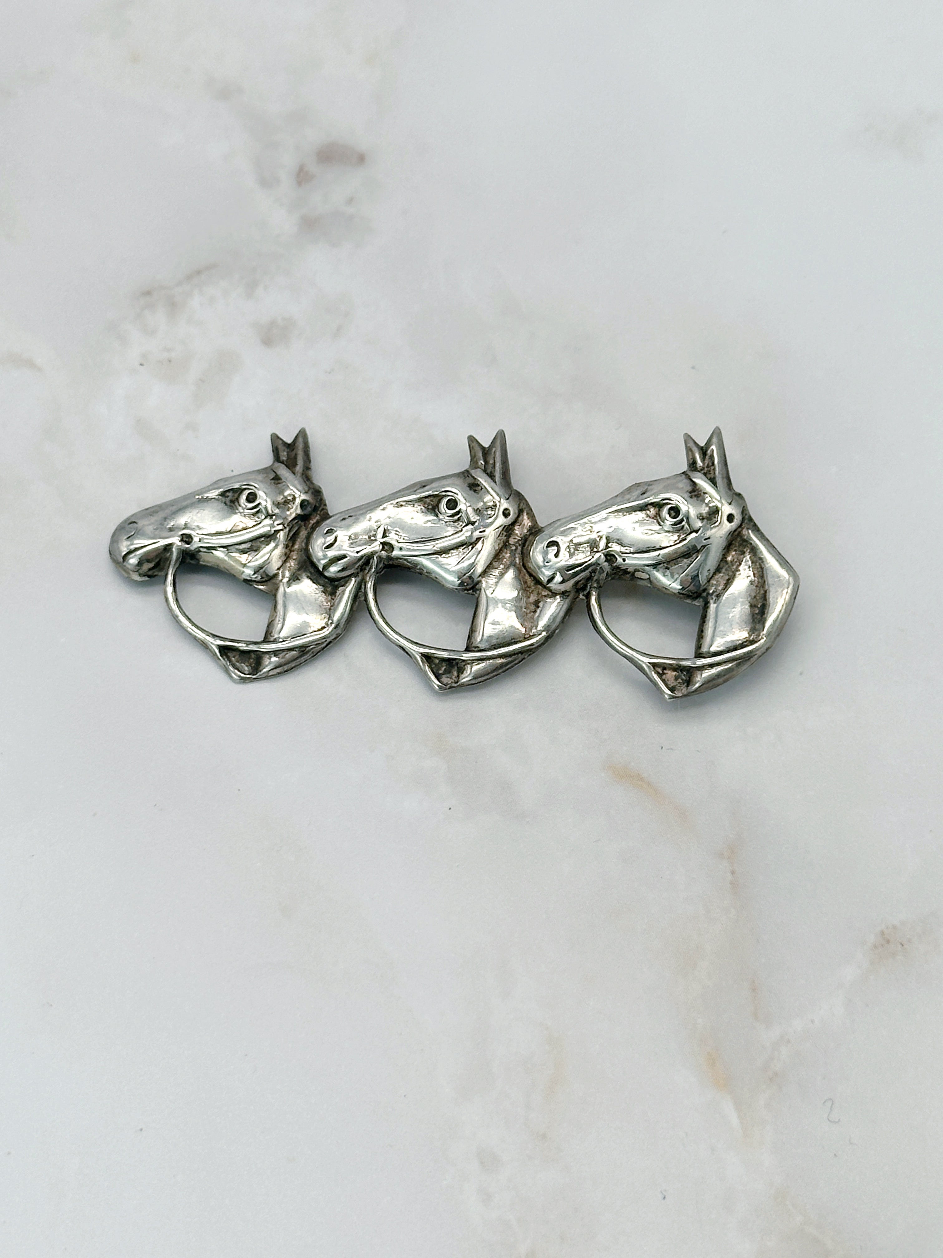 Vintage Pferde-Brosche in Silber