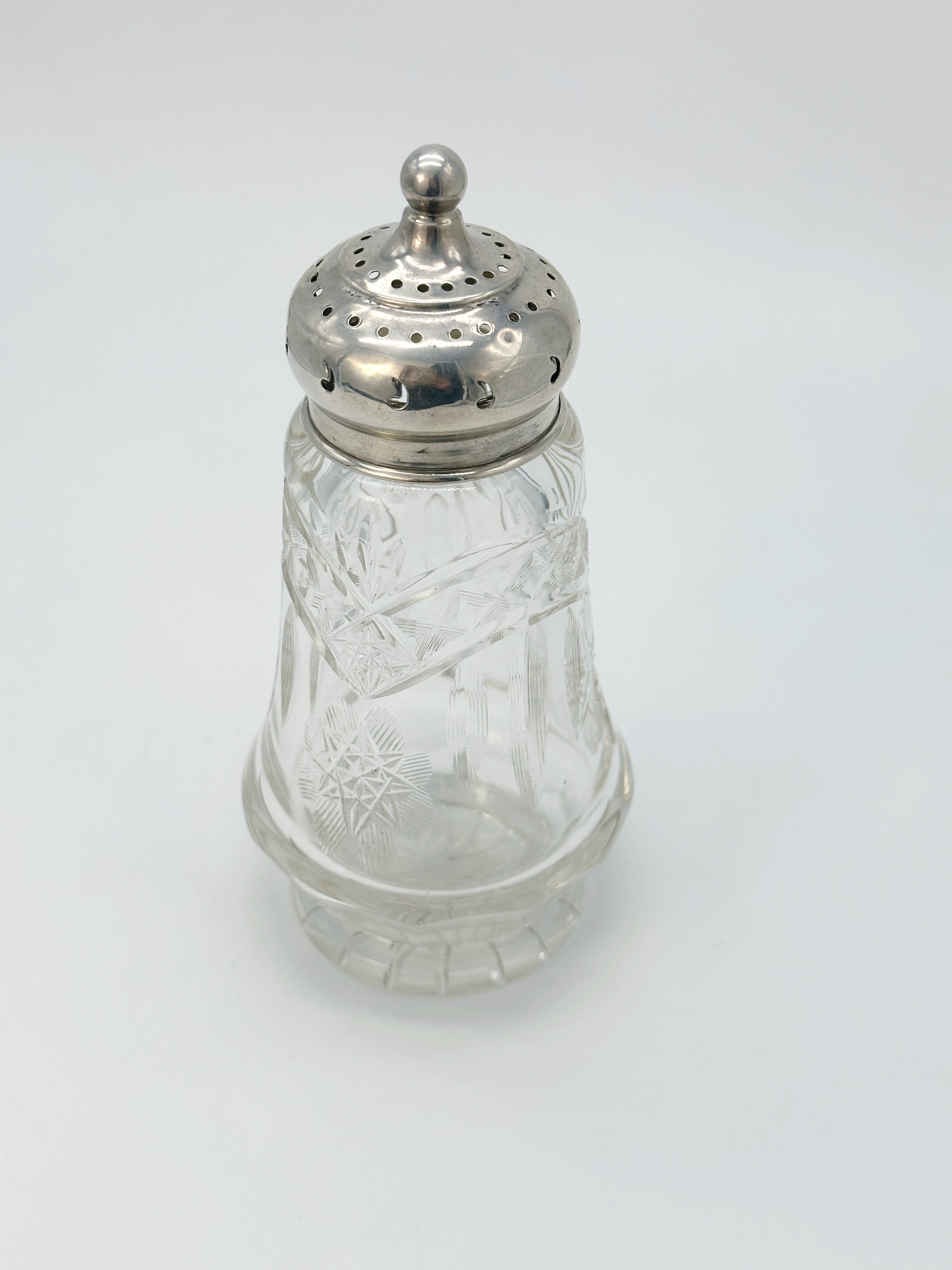 Antiker Zuckerstreuer aus England, Silber & Glas, um 1933