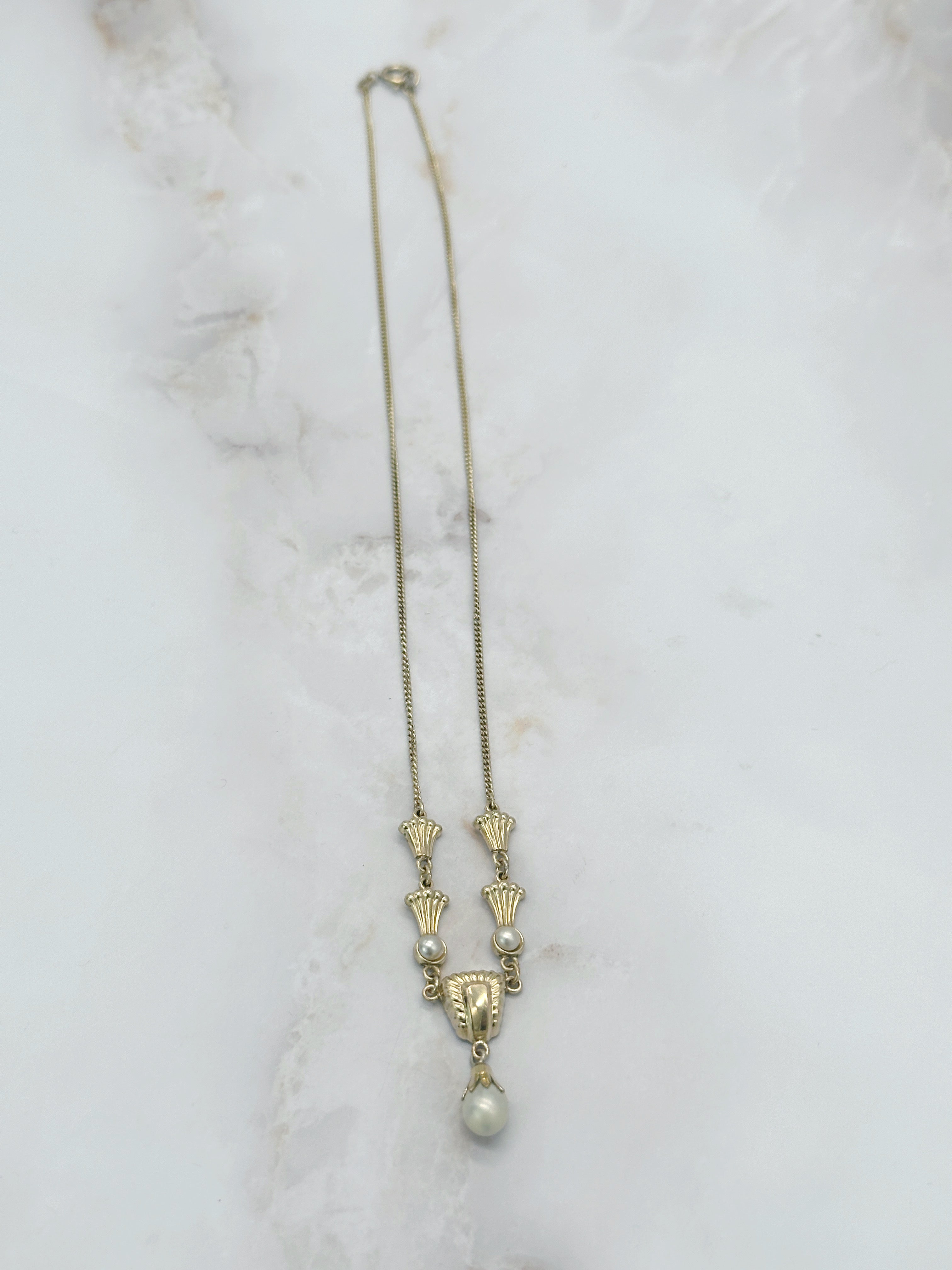 Vergoldete Vintage Halskette im Jugendstil-Design mit Perlen