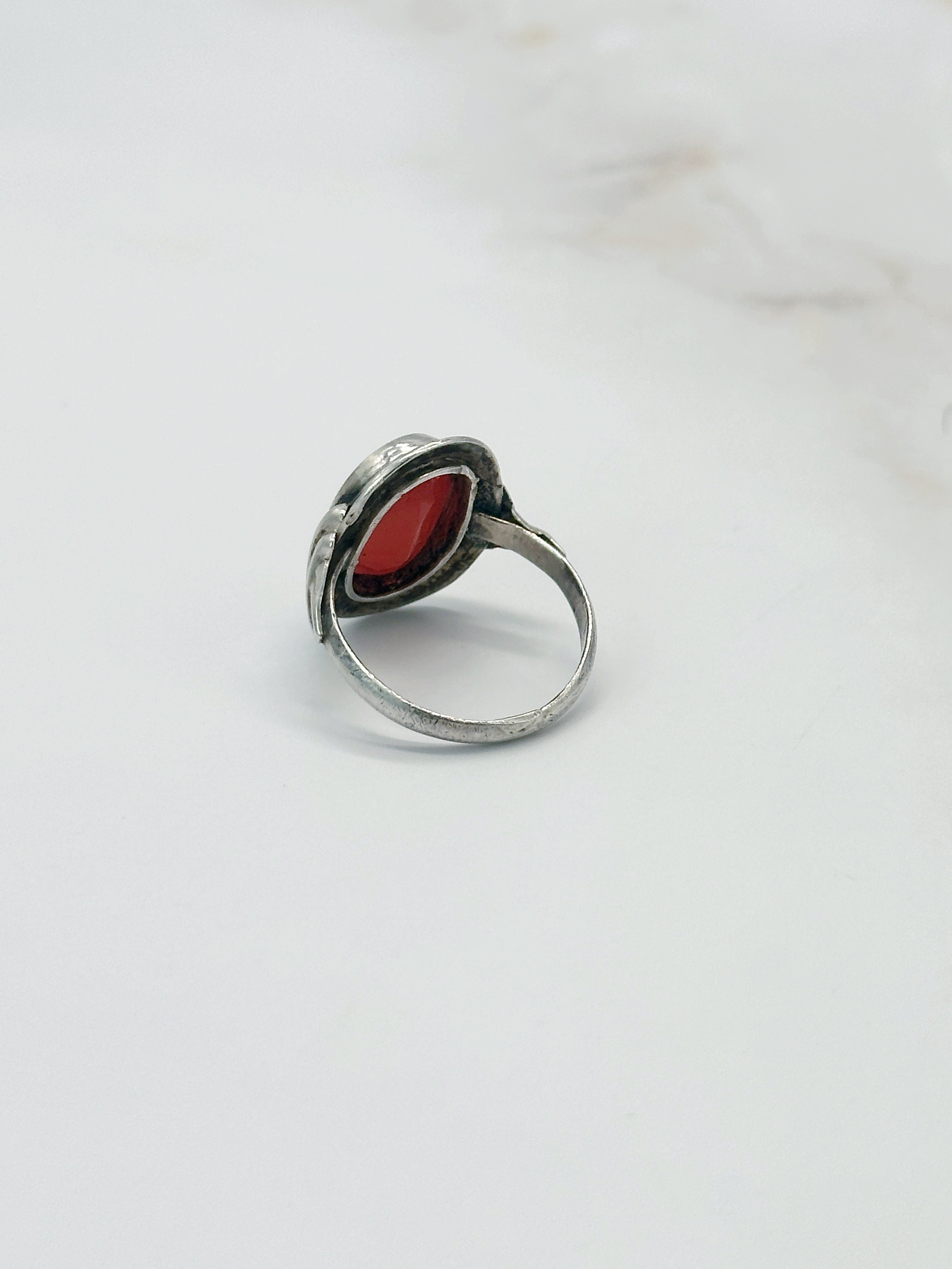 Vintage Silberring 835 mit ovalem rotem Glasstein