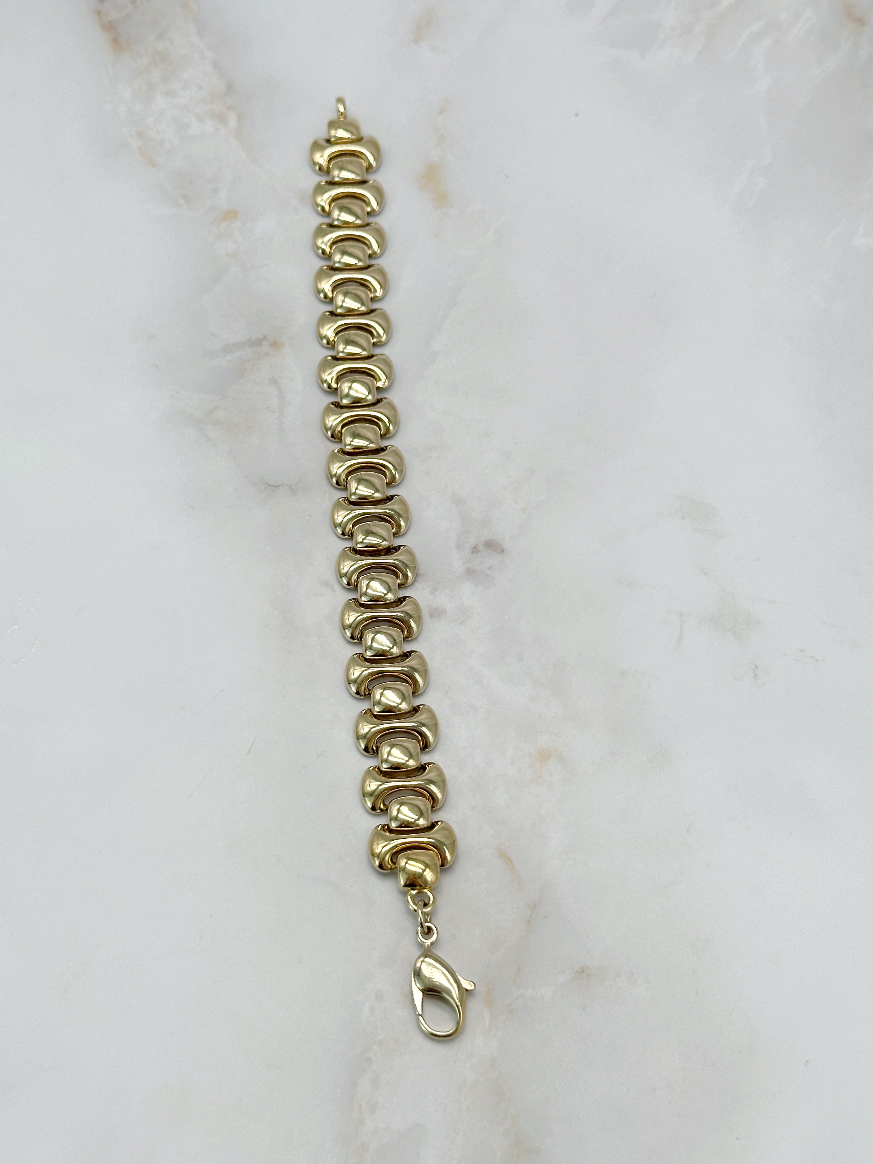 Vintage bracelet with flat links