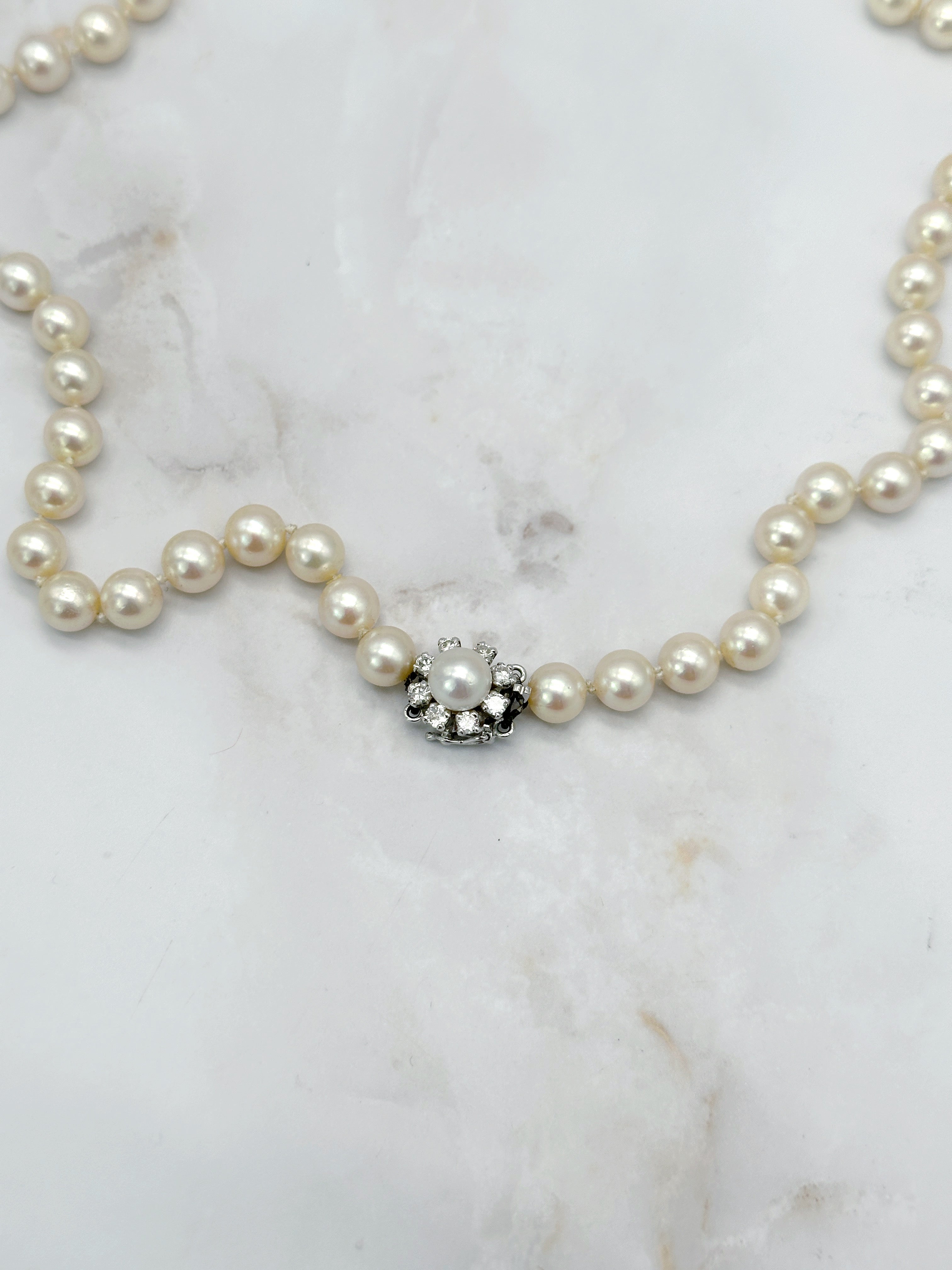 Perlenkette mit Weißgoldverschluss & Diamanten