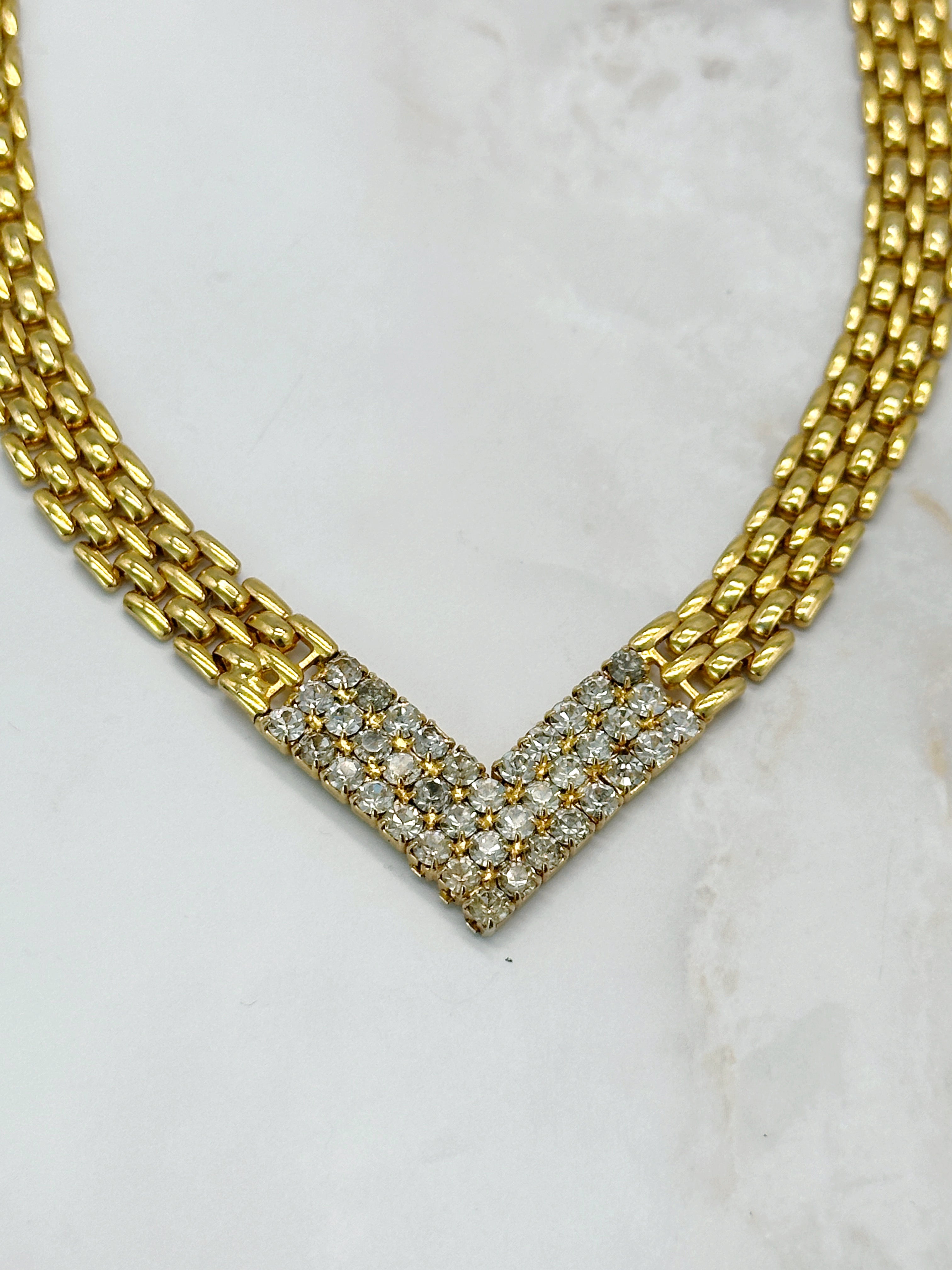 Vintage Halskette V vergoldet mit Strass