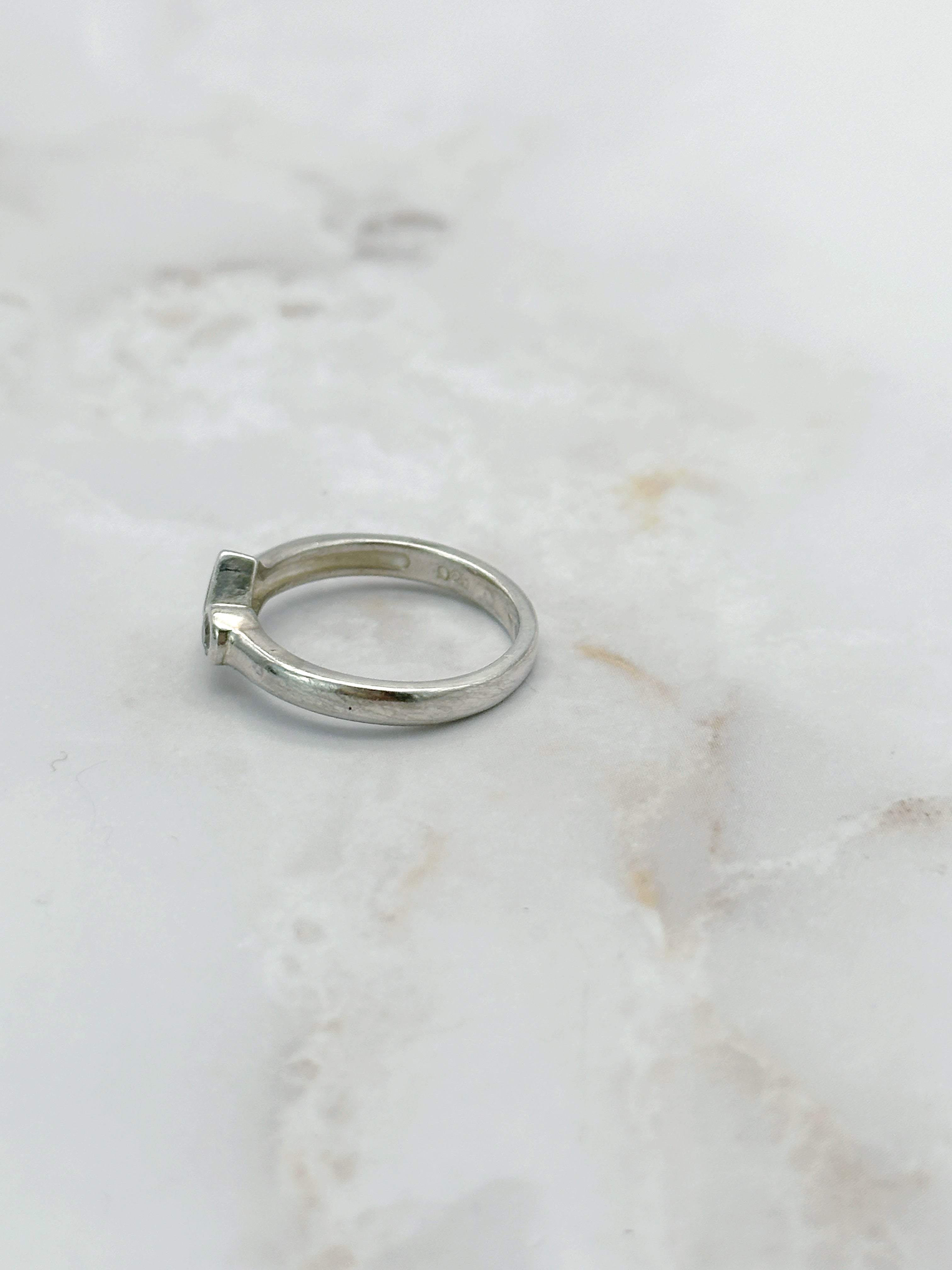 Fine vintage silver ring with rhinestones
